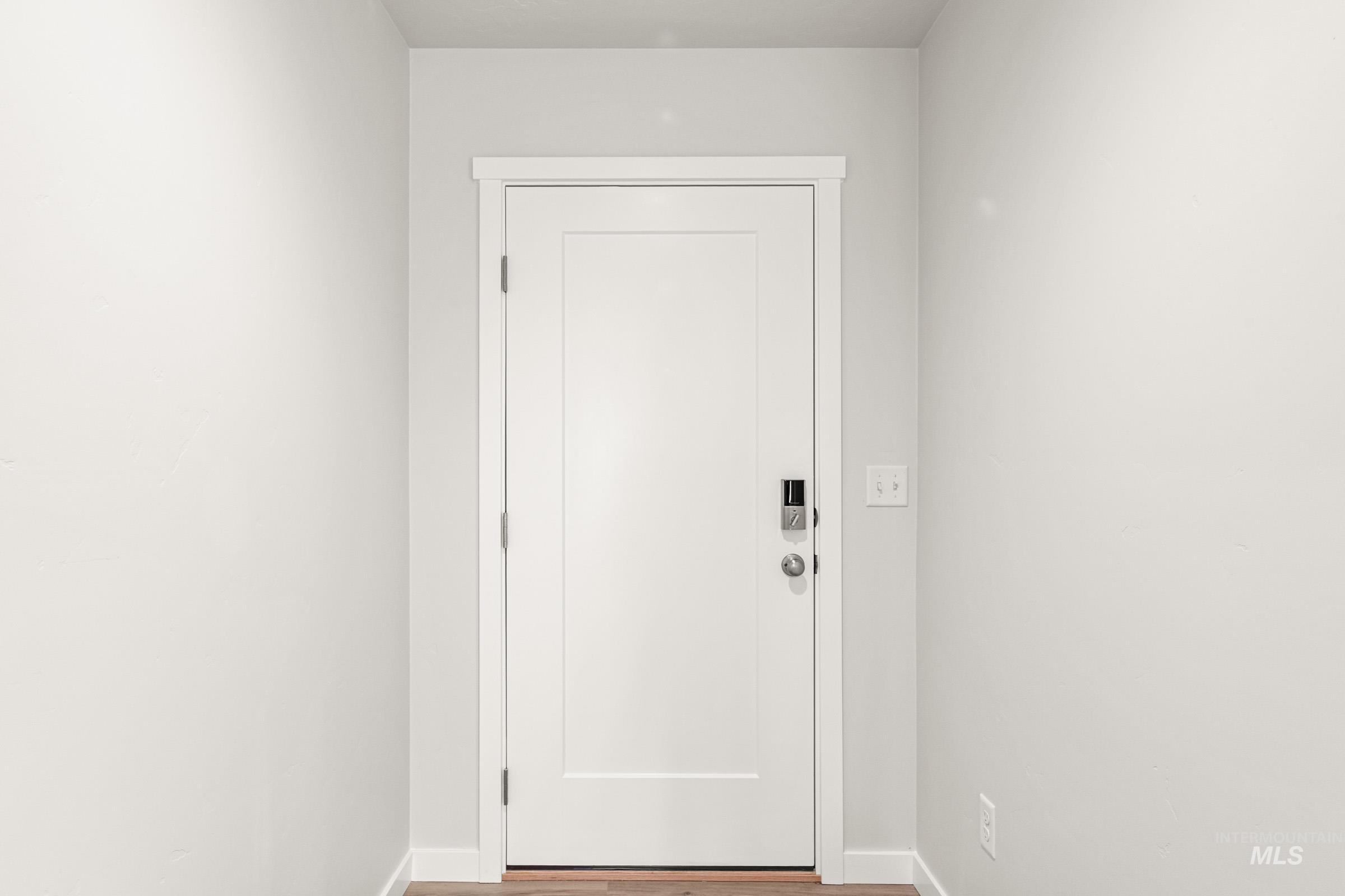 13736 Inman Ct
