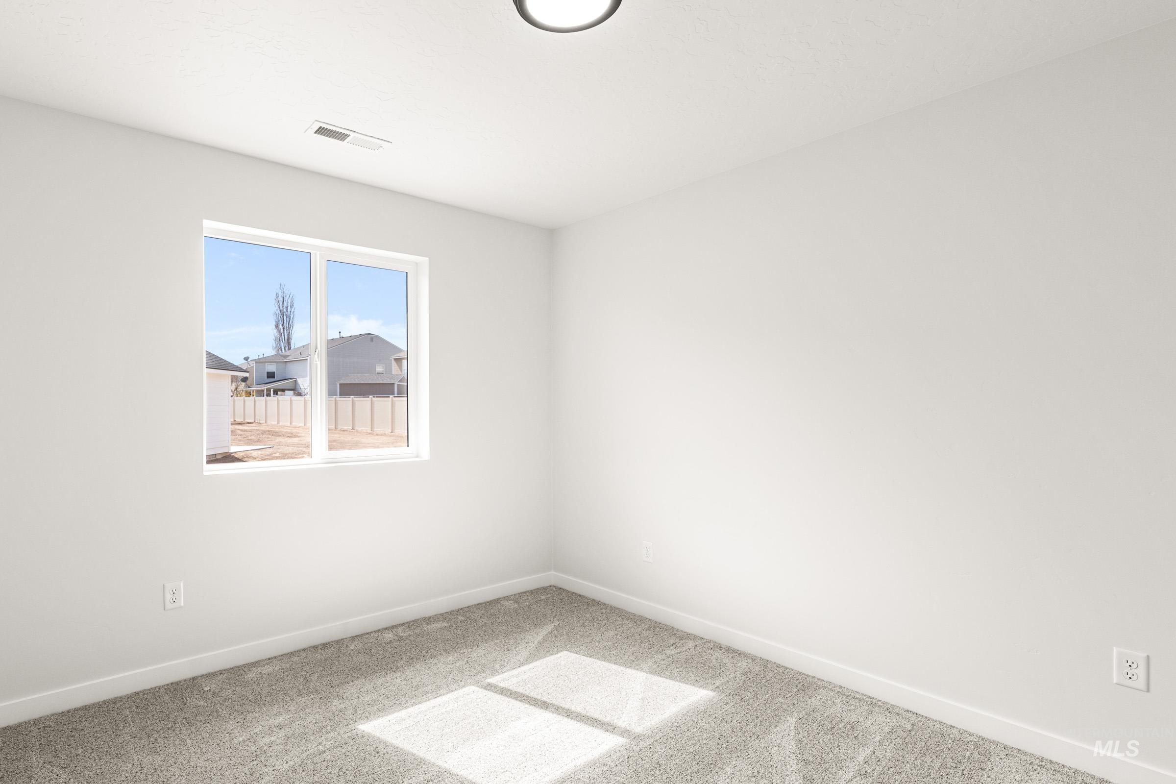 13736 Inman Ct