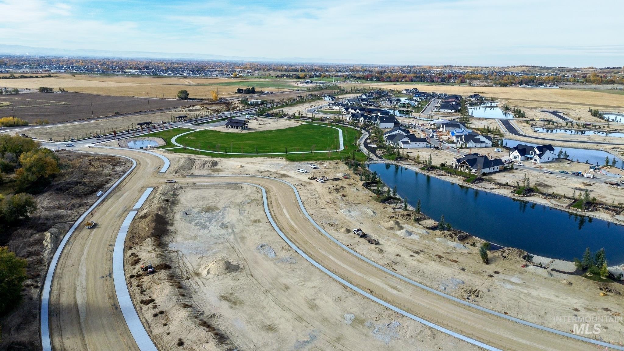 3517 N Templeton Way