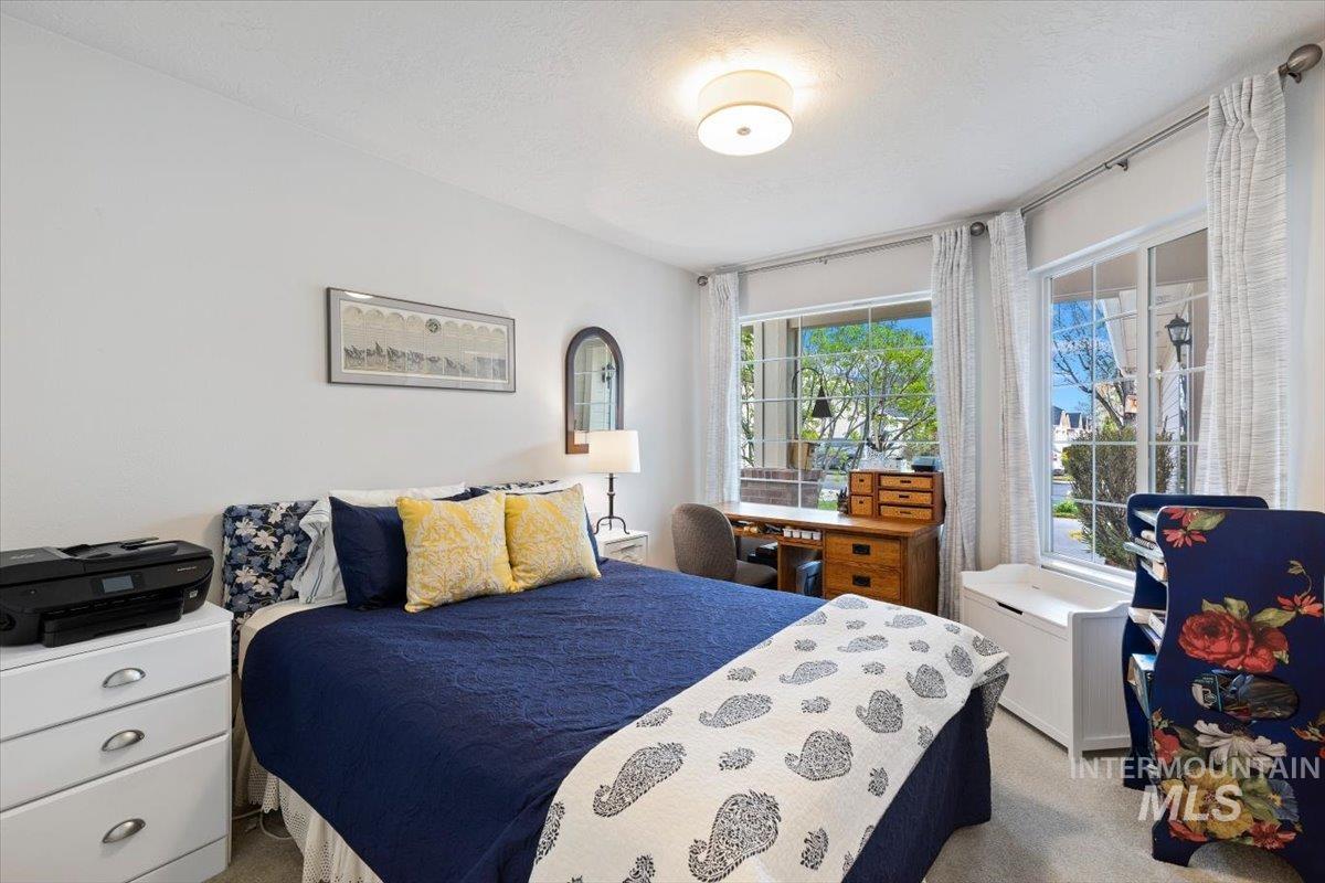 3357 W Fieldstream Ln