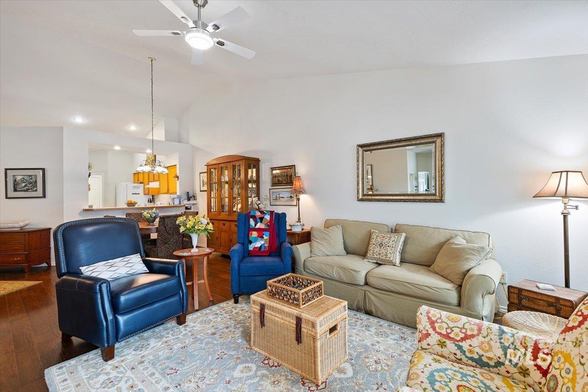 3357 W Fieldstream Ln