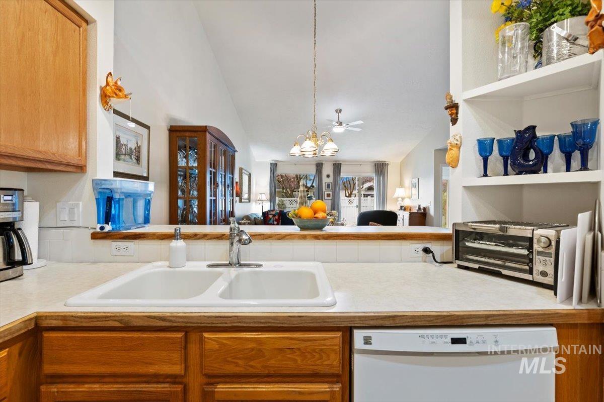 3357 W Fieldstream Ln