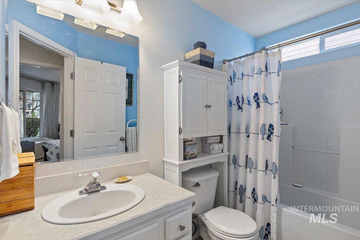 3357 W Fieldstream Ln