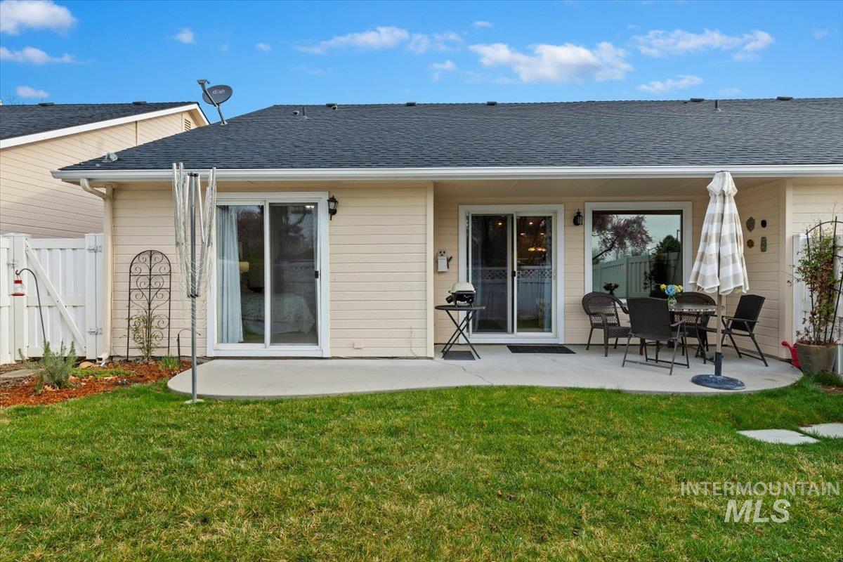 3357 W Fieldstream Ln