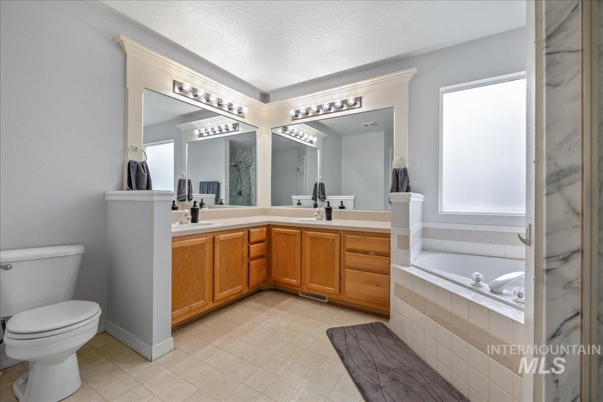 2727 S S Merrimac Pl