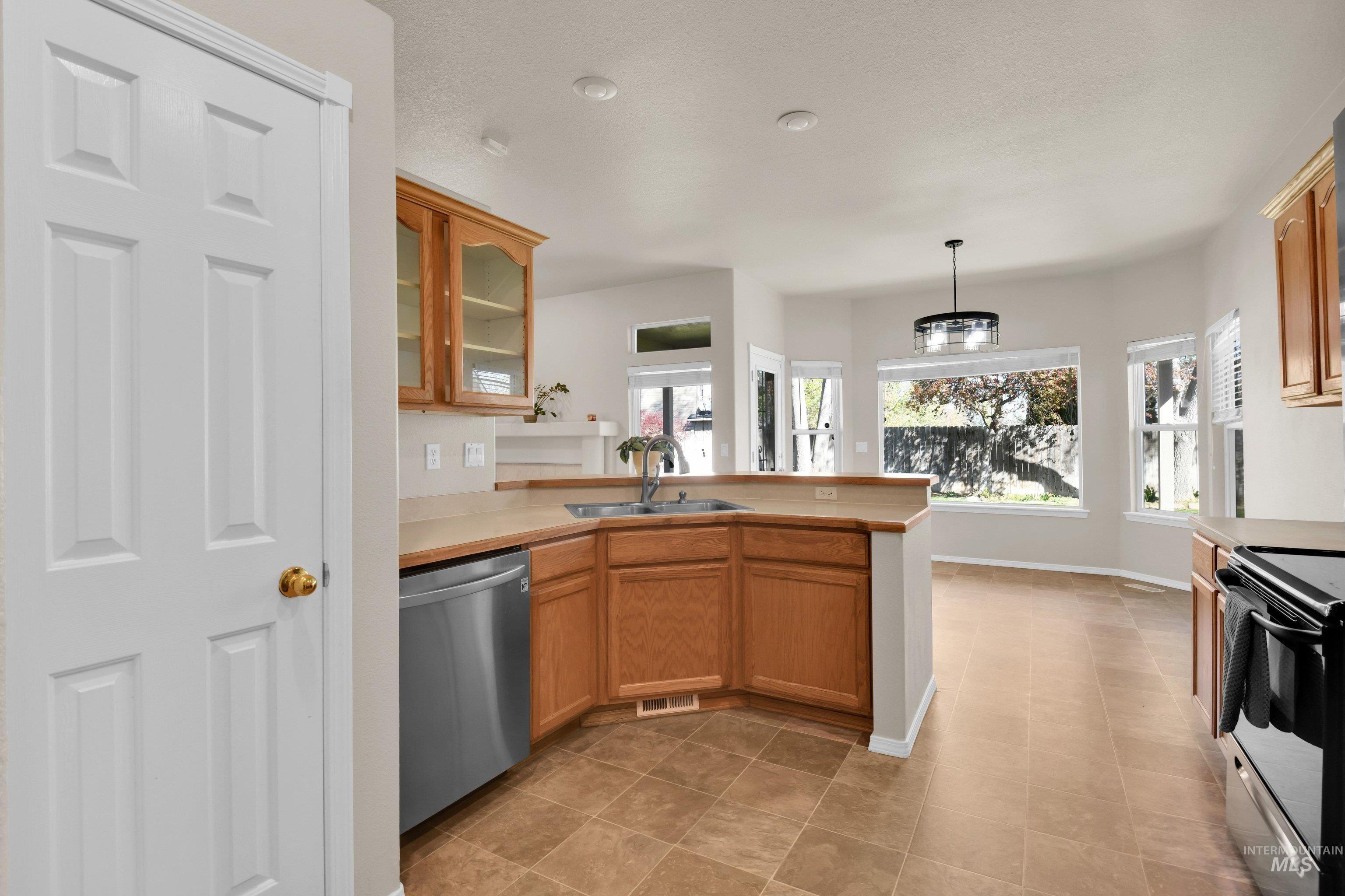 2250 E Katelyn Dr