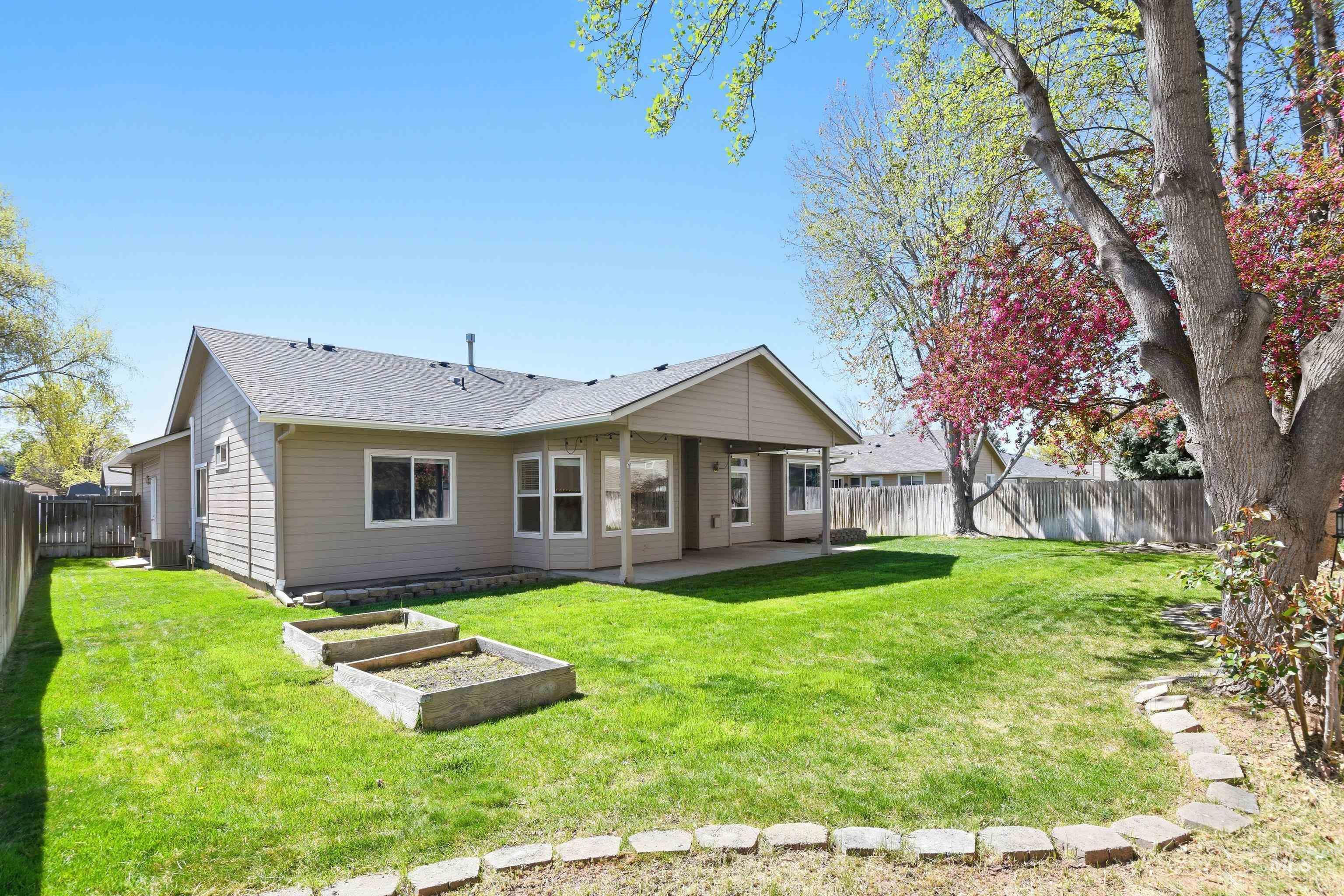 2250 E Katelyn Dr