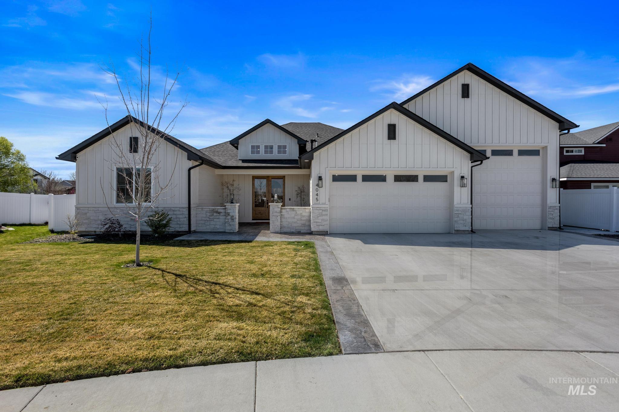 4045 Whistling Heights Way