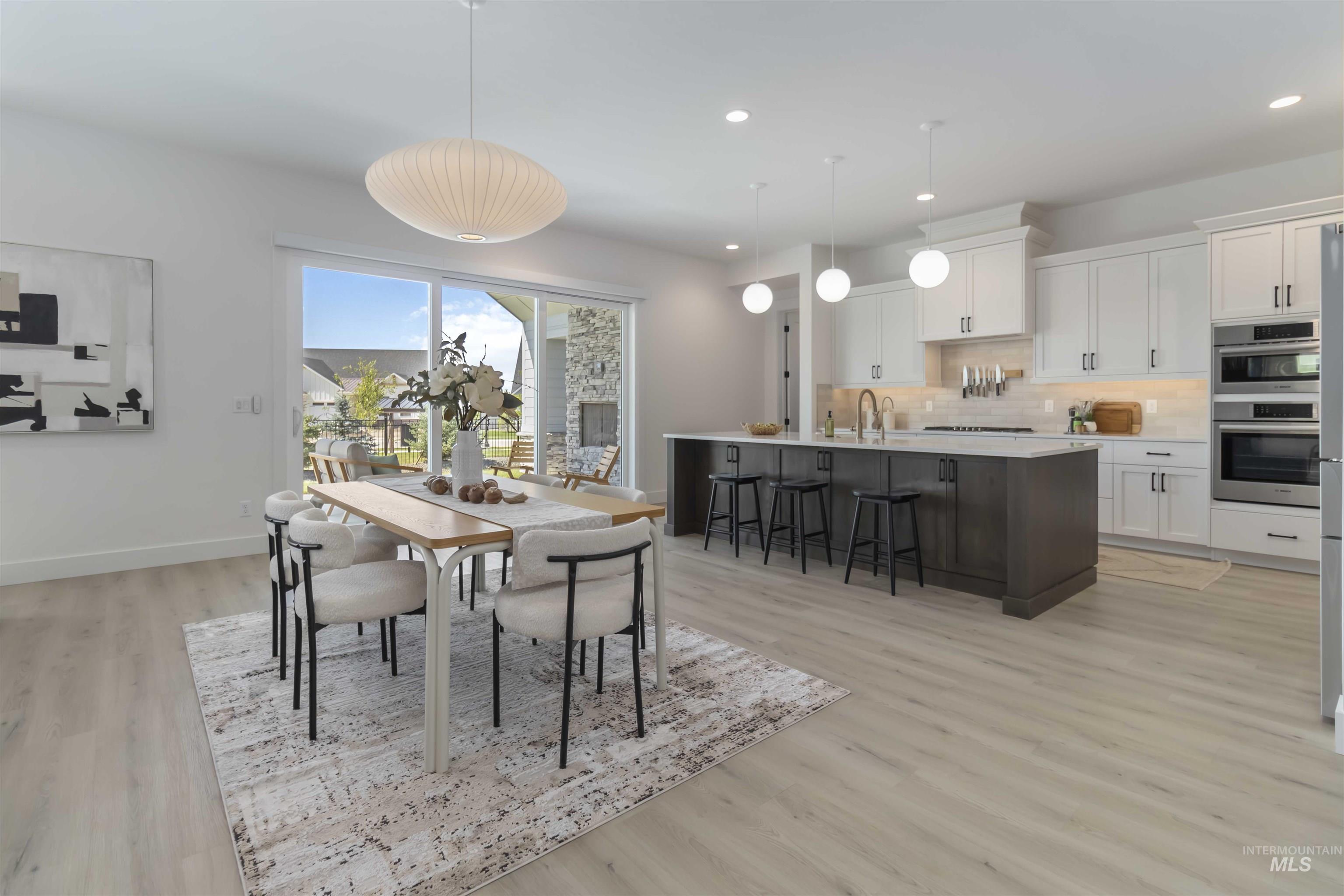 125 S Eagles Roost Way