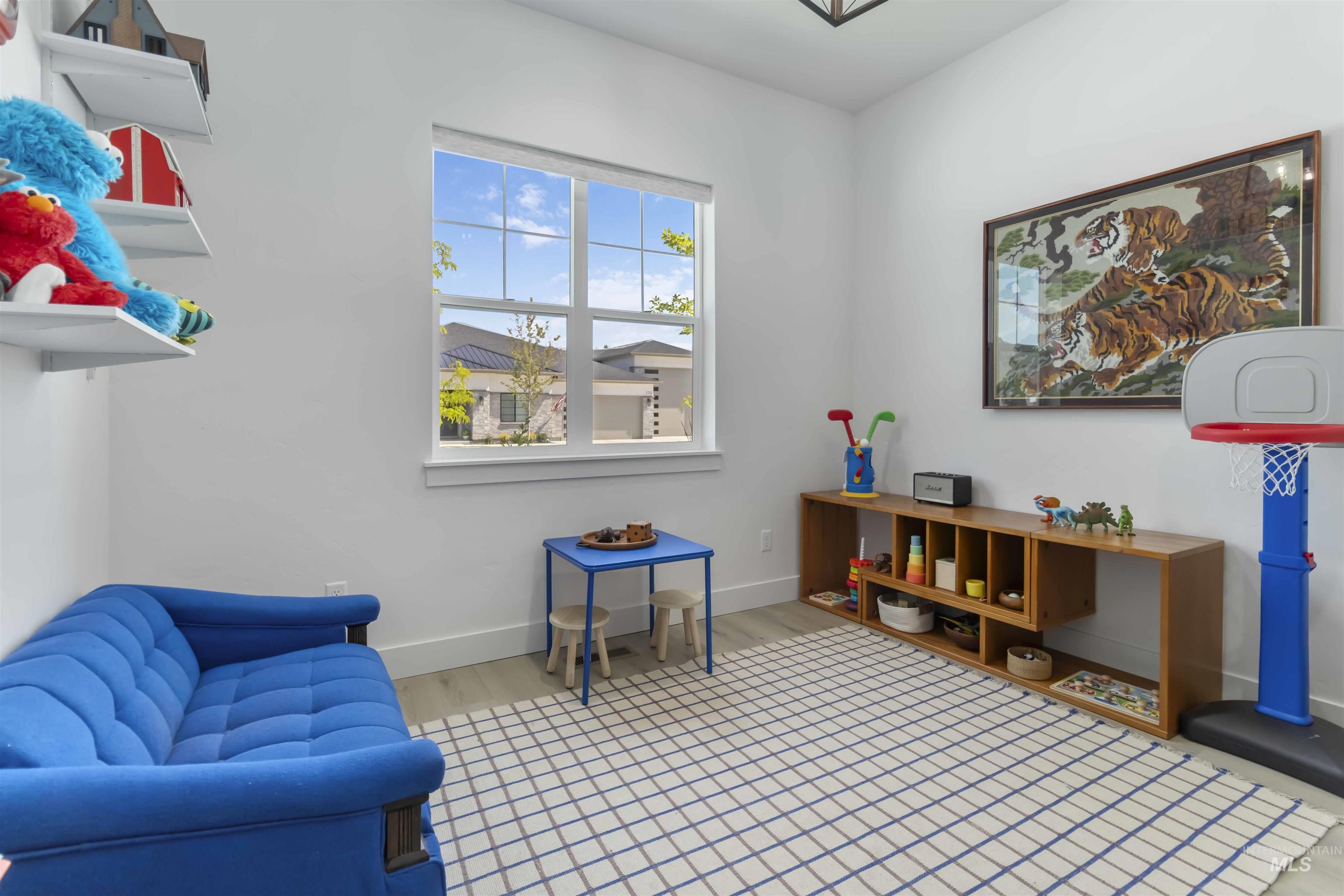 125 S Eagles Roost Way