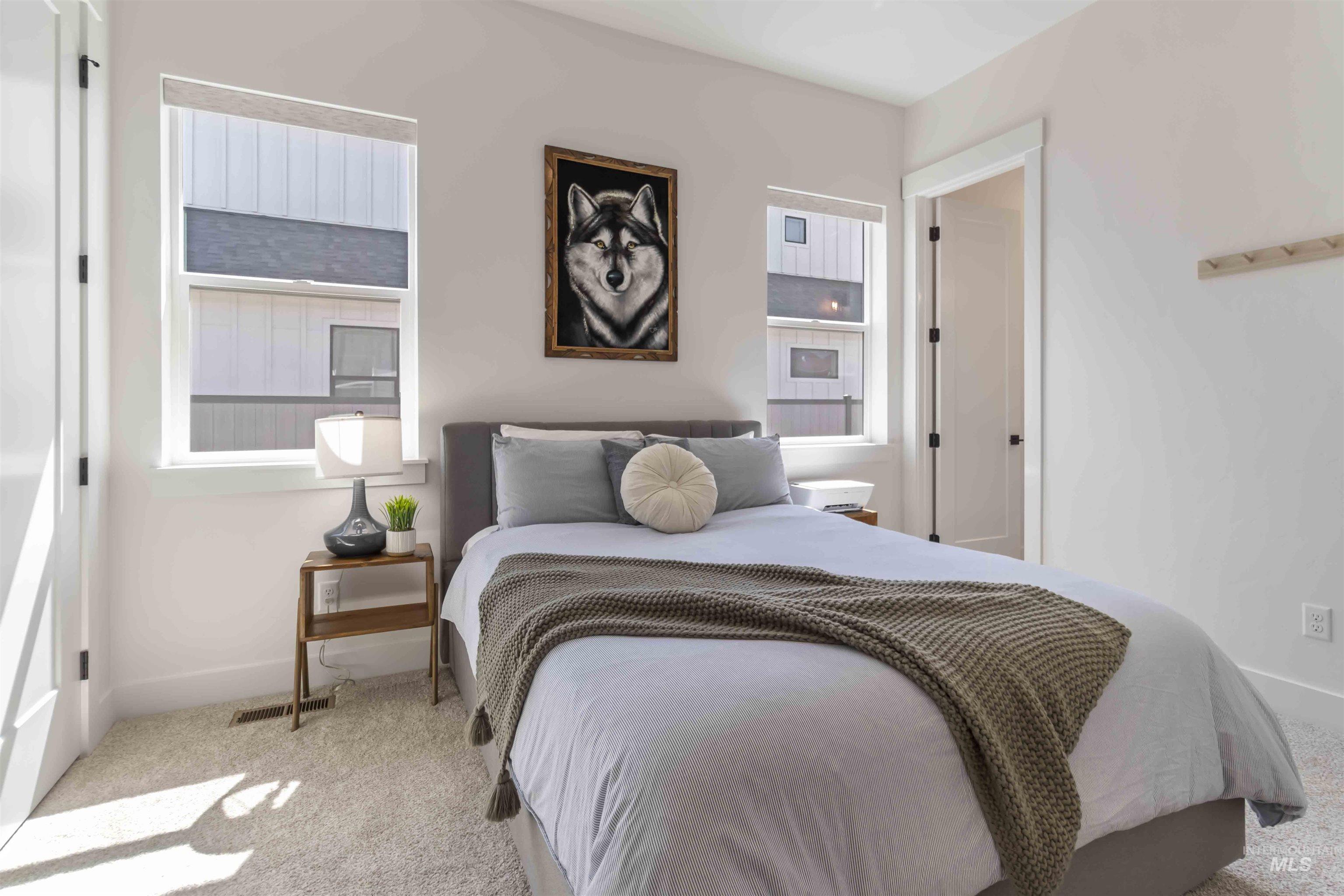 125 S Eagles Roost Way