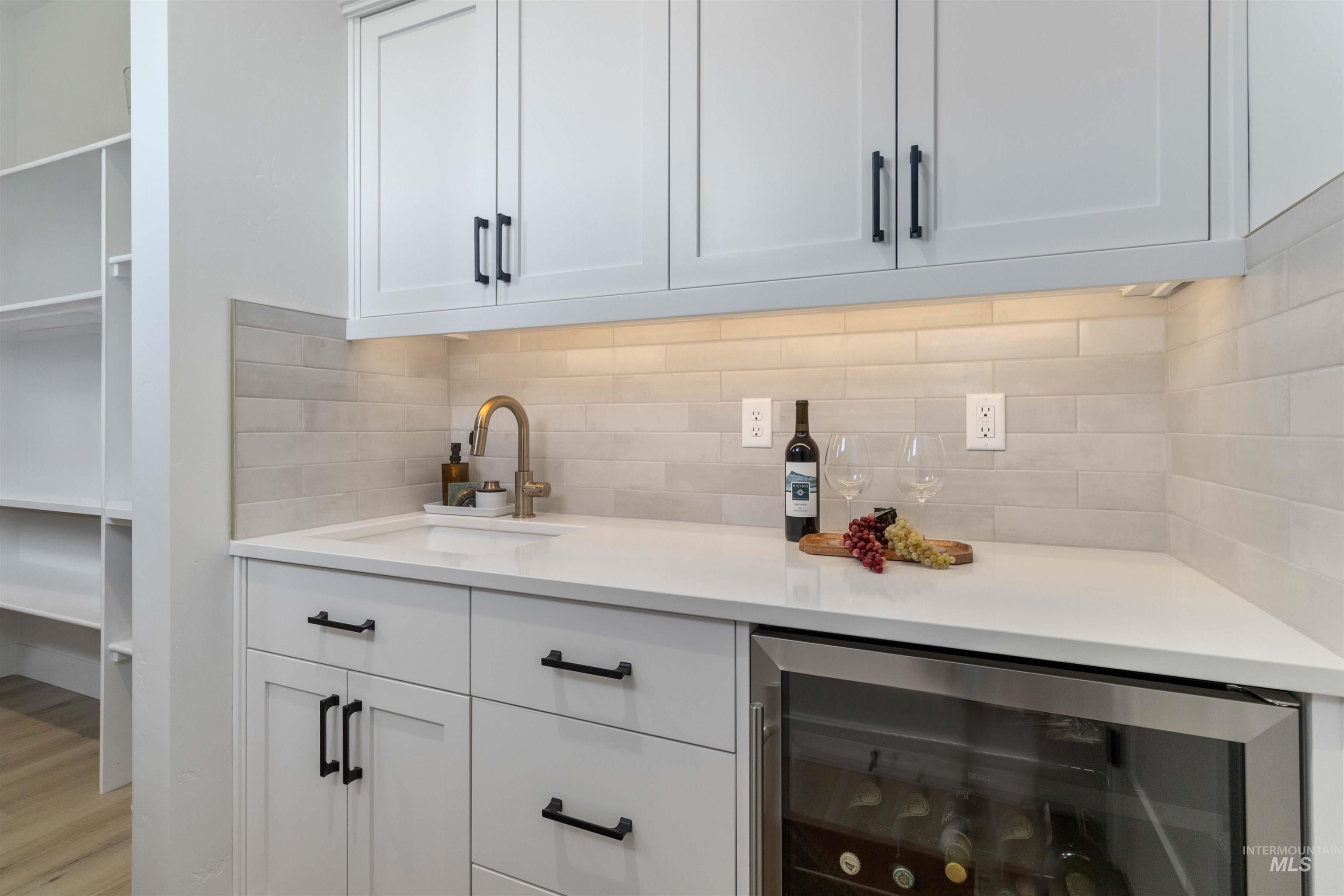 125 S Eagles Roost Way