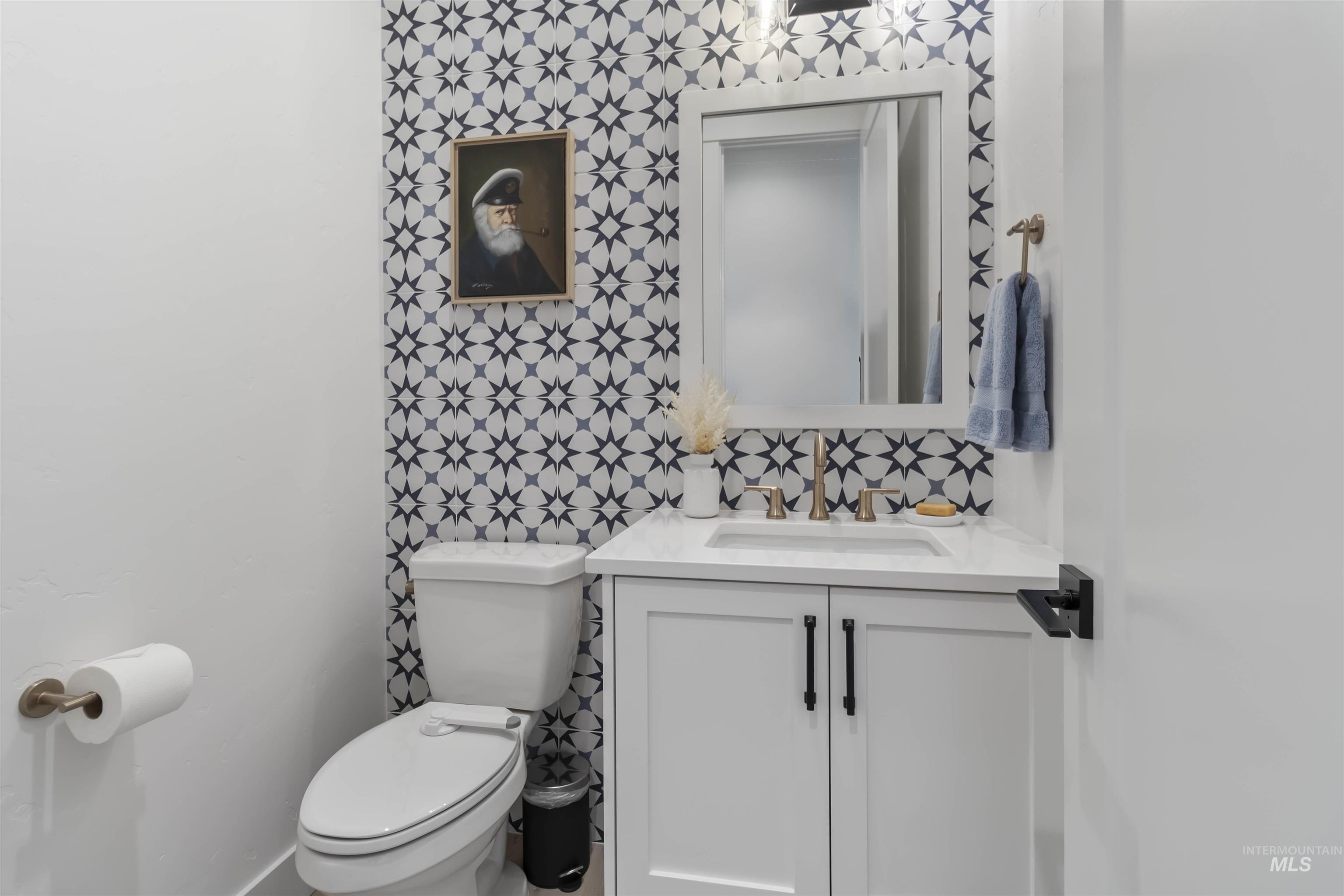 125 S Eagles Roost Way