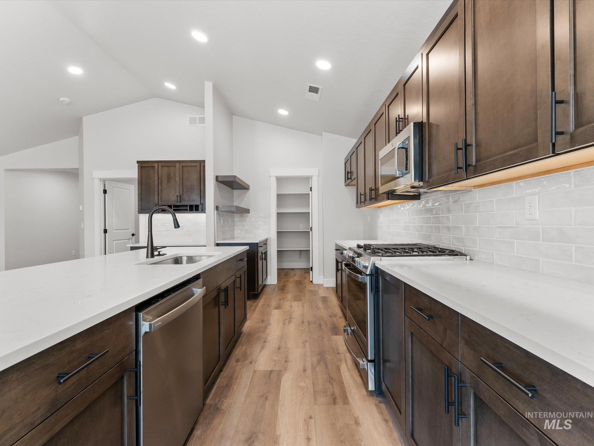 11225 Bluefield Dr Unit: 14/7
