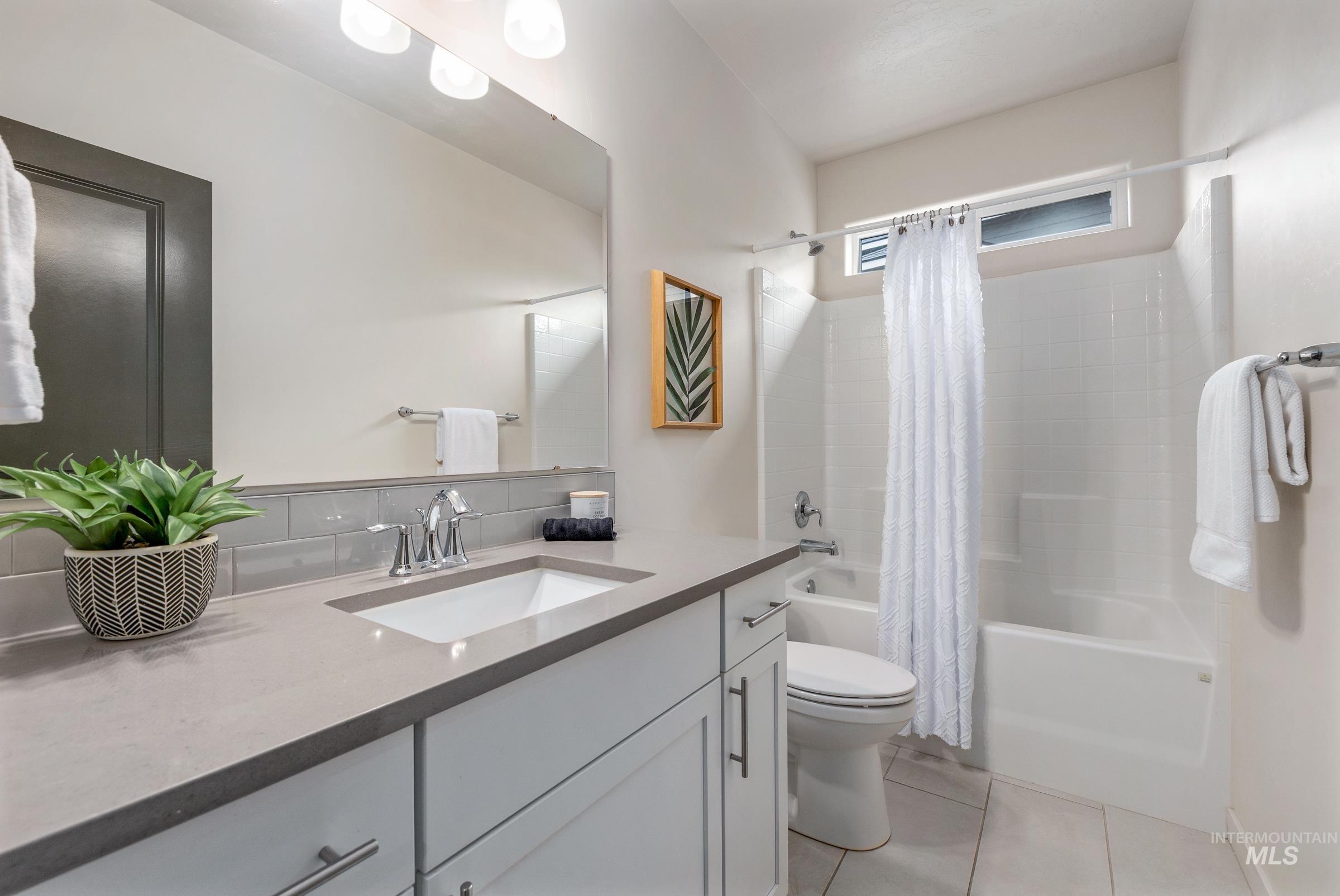 7565 W Itasco Dr
