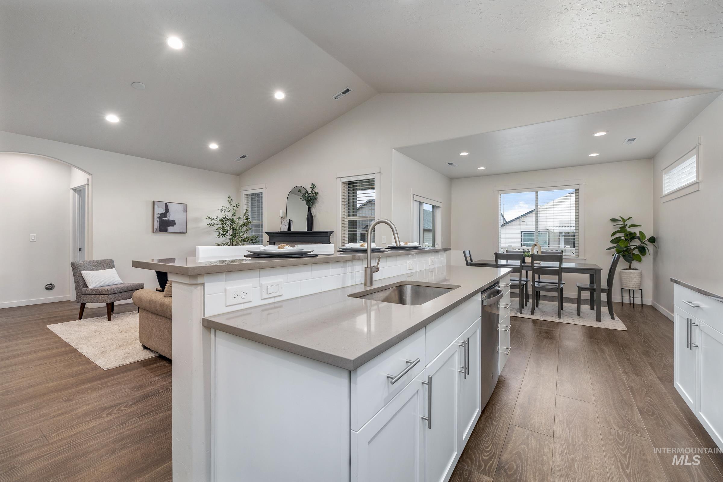 7565 W Itasco Dr