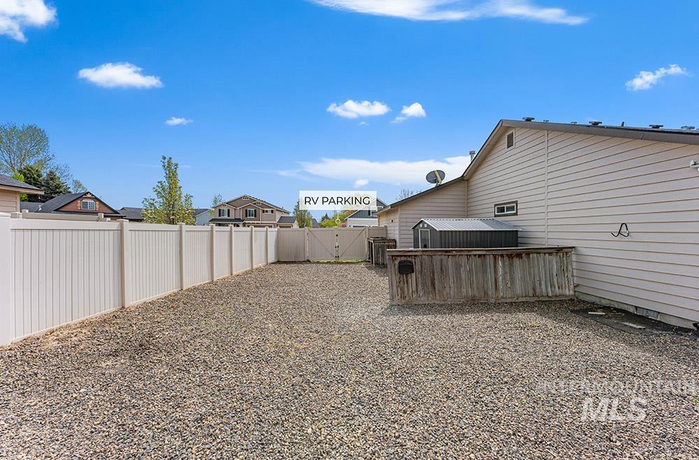1821 N Ok Corral Place