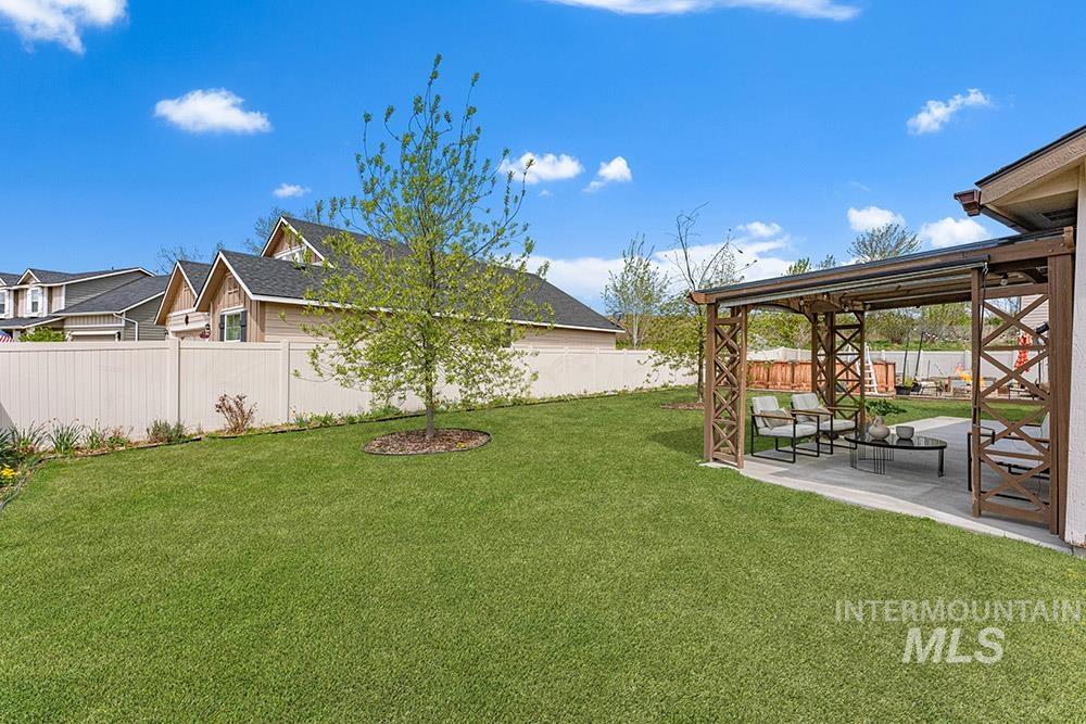 1821 N Ok Corral Place