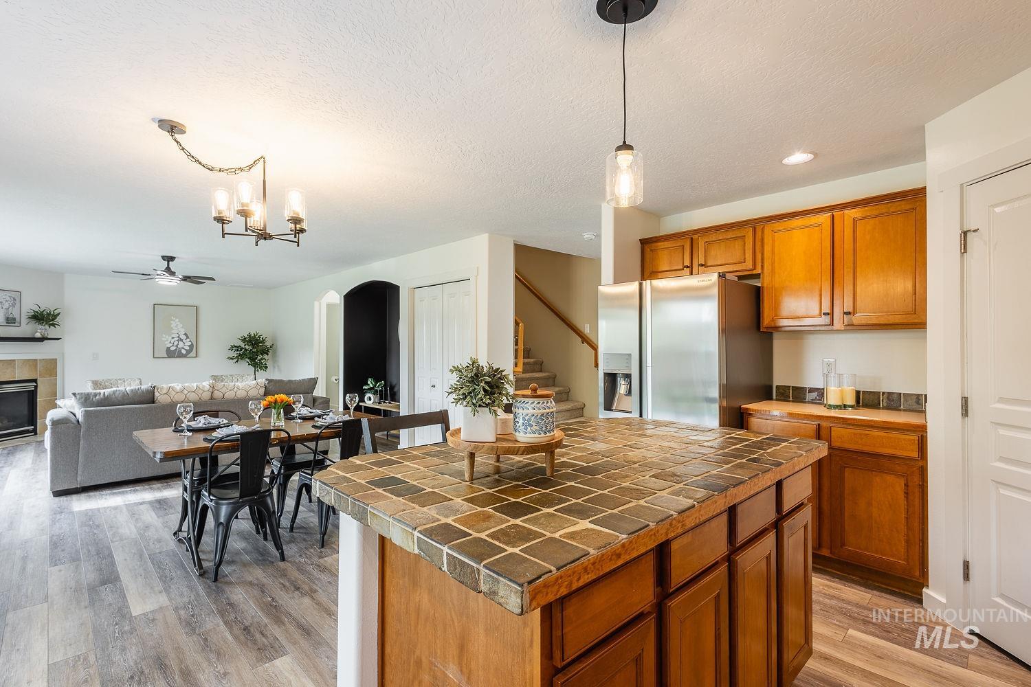 17362 N Midsummers Ln