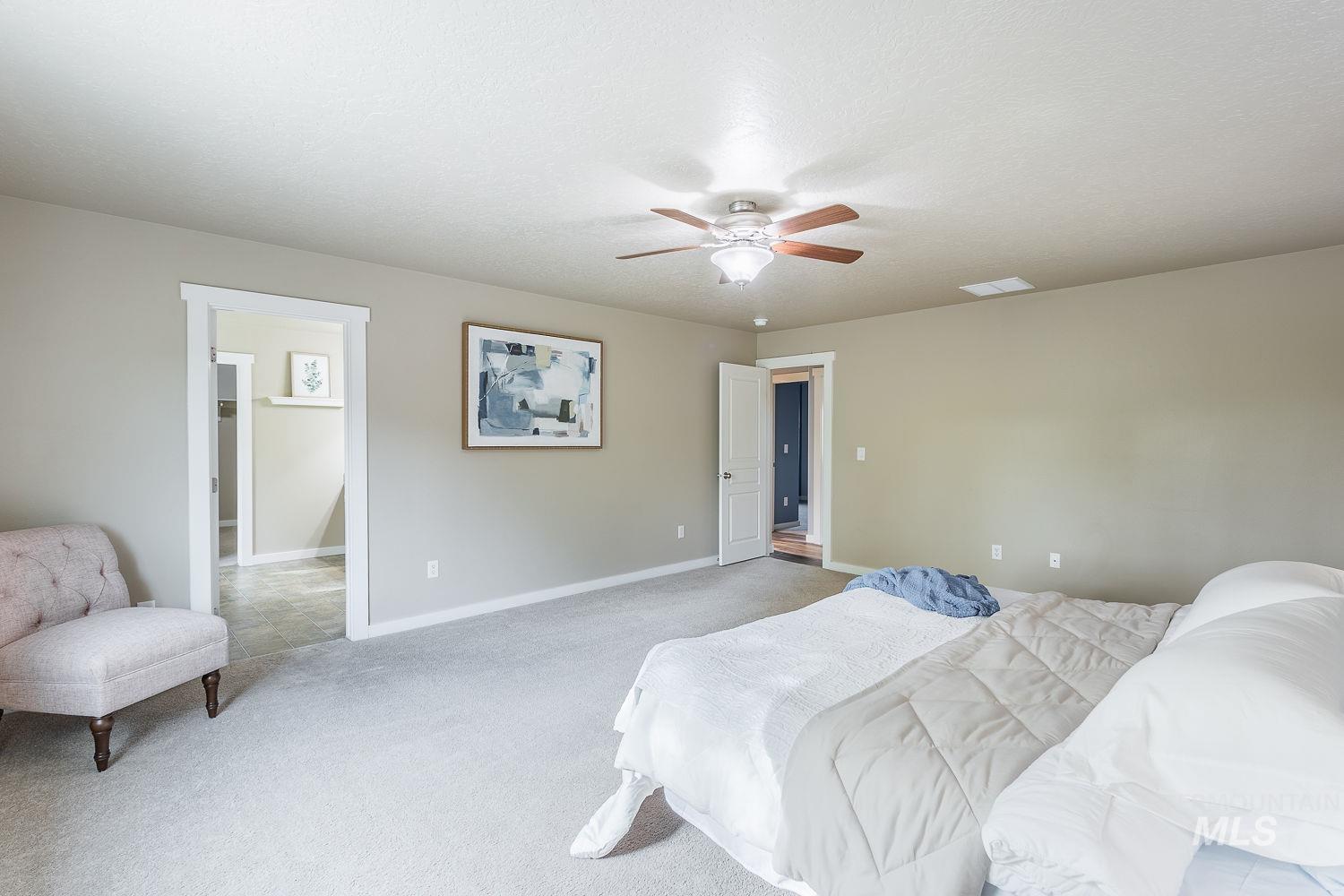 17362 N Midsummers Ln