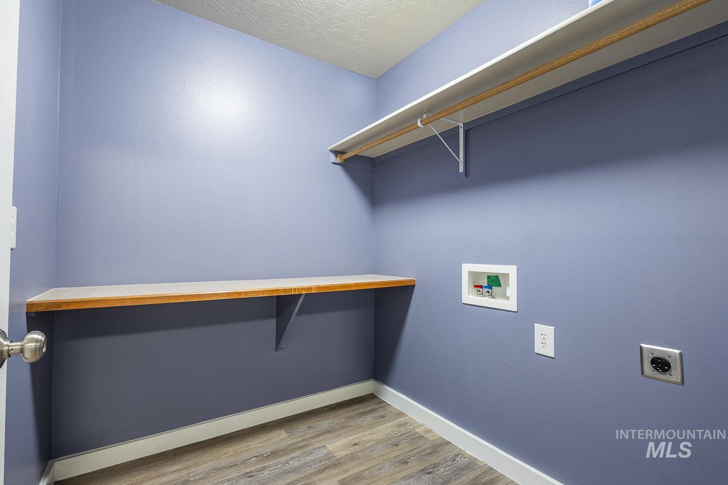 17362 N Midsummers Ln