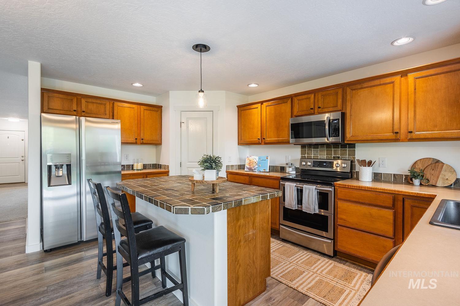 17362 N Midsummers Ln