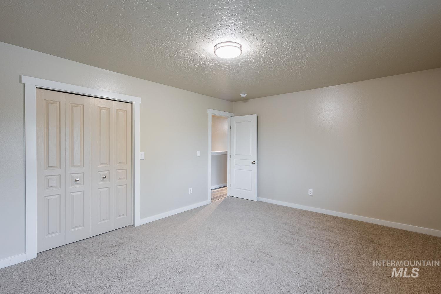 17362 N Midsummers Ln