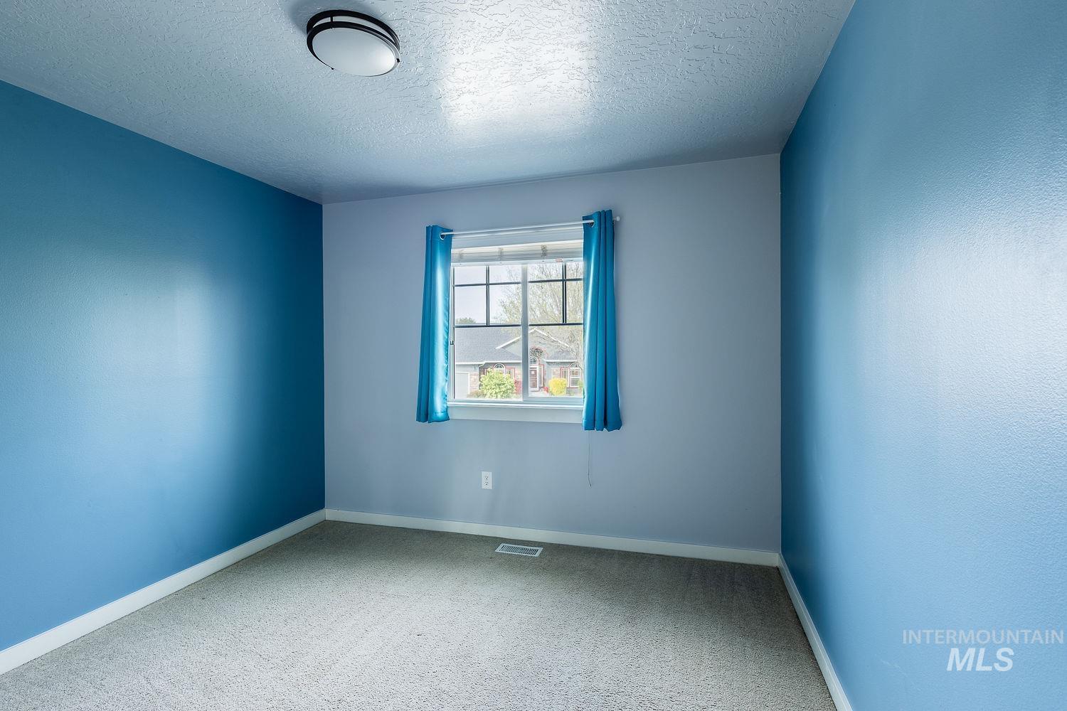 17362 N Midsummers Ln