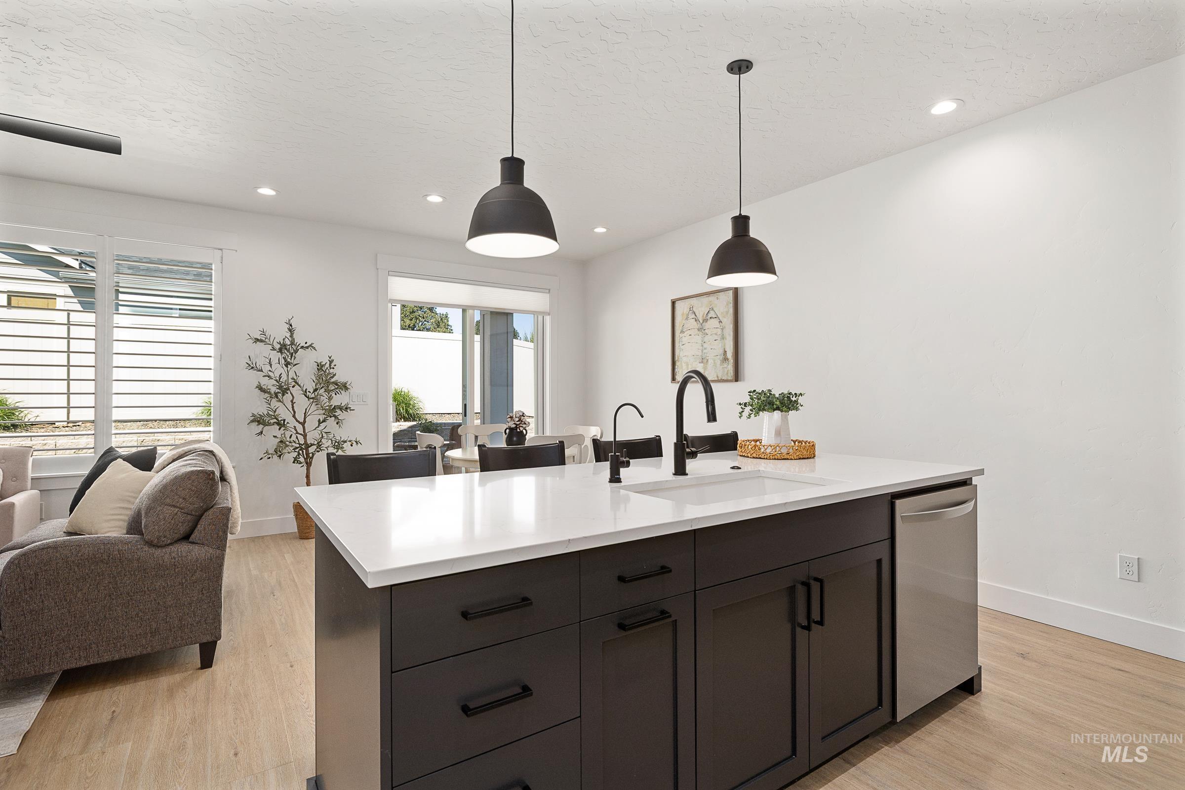 493 N Plainfield Ave