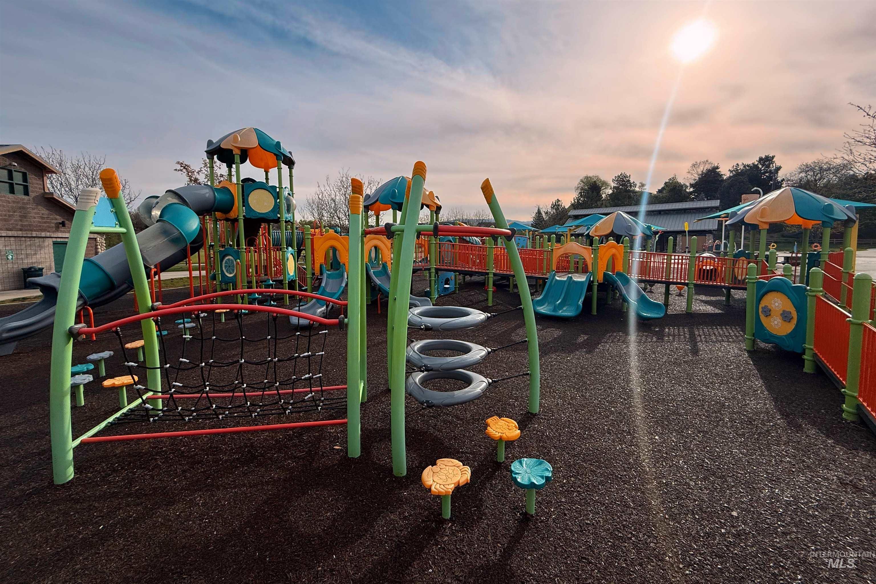 493 N Plainfield Ave