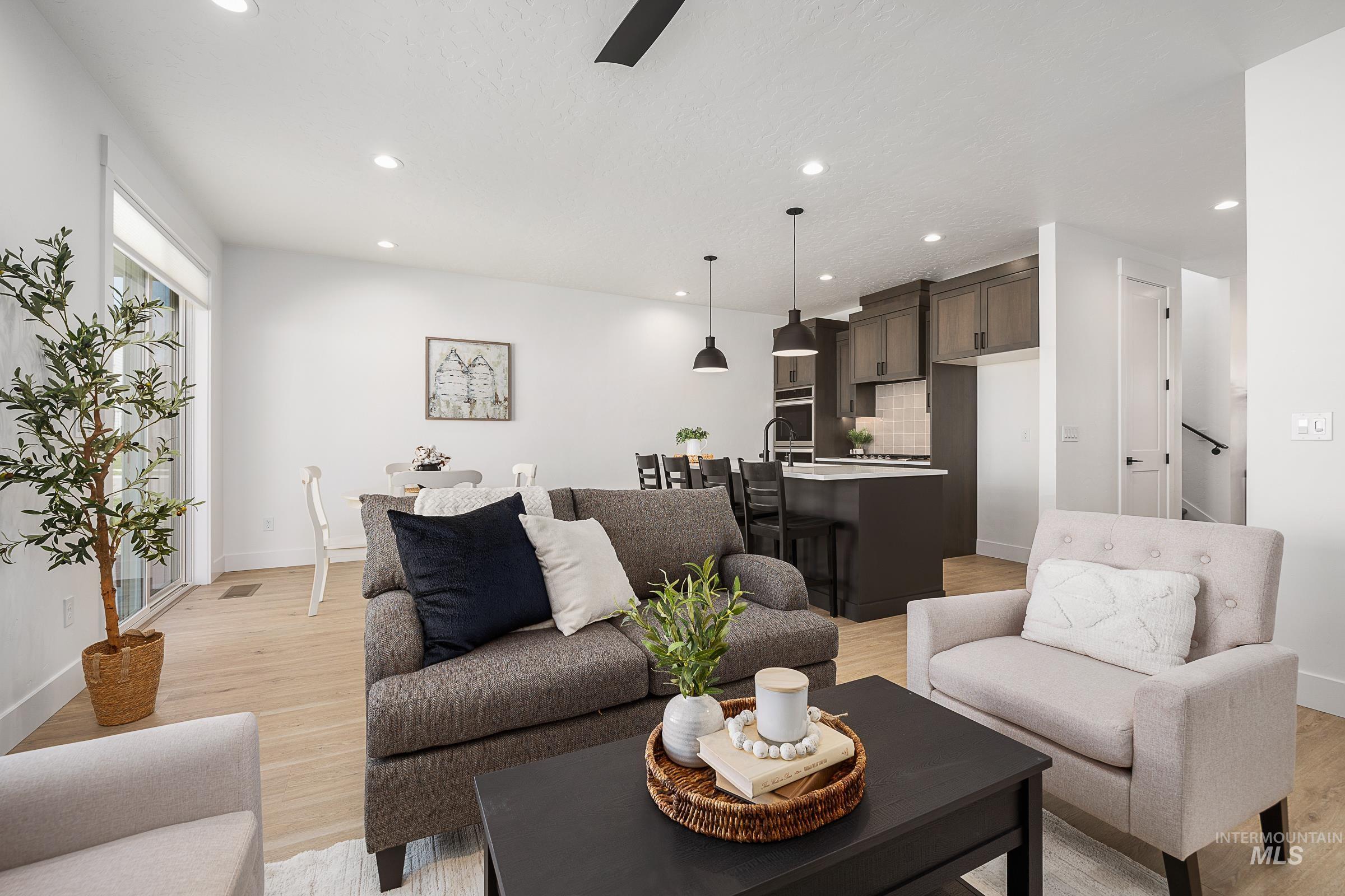 493 N Plainfield Ave