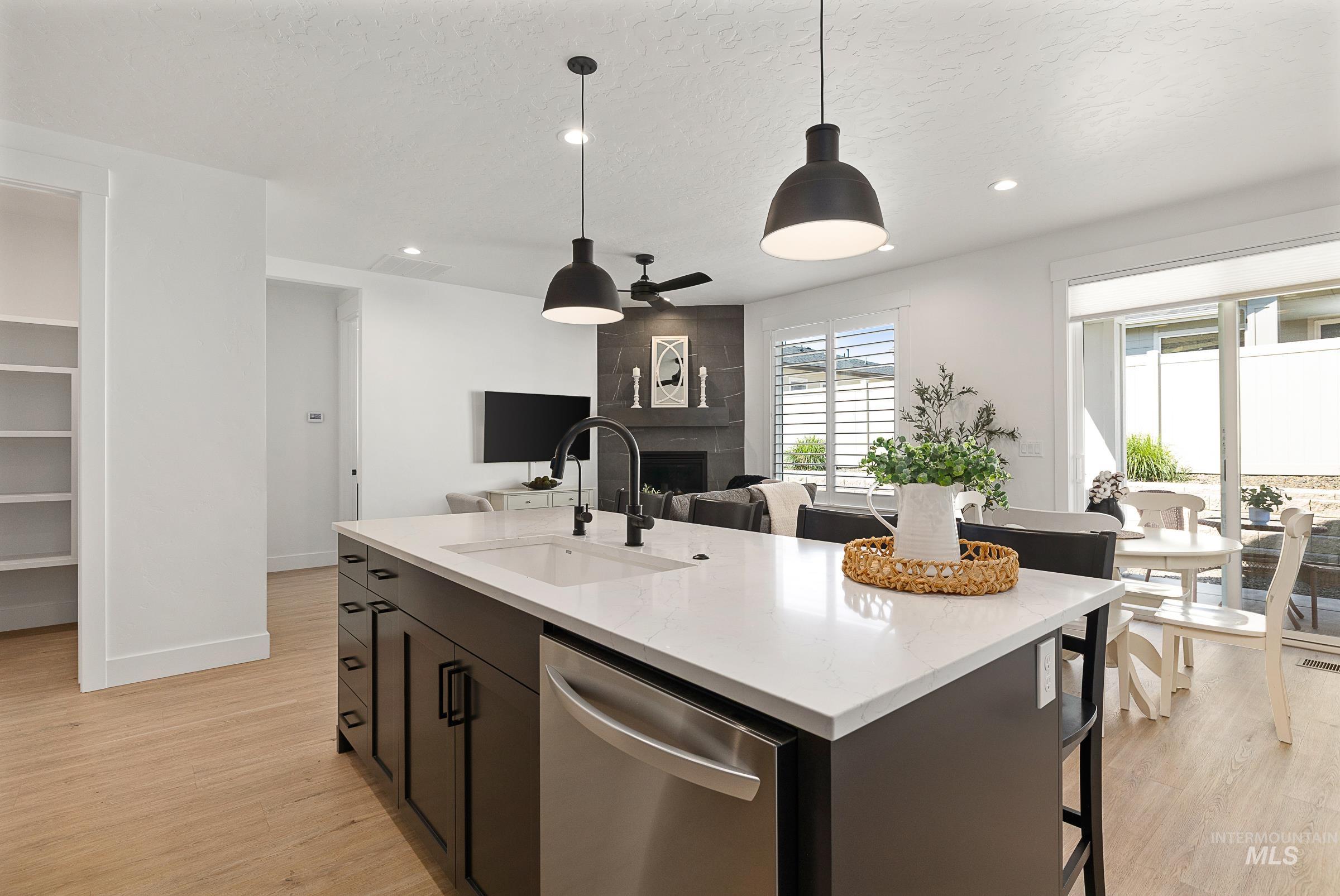 493 N Plainfield Ave