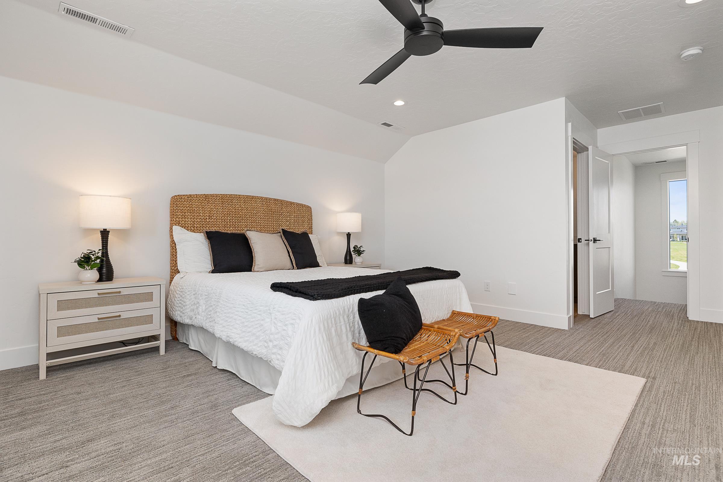 493 N Plainfield Ave