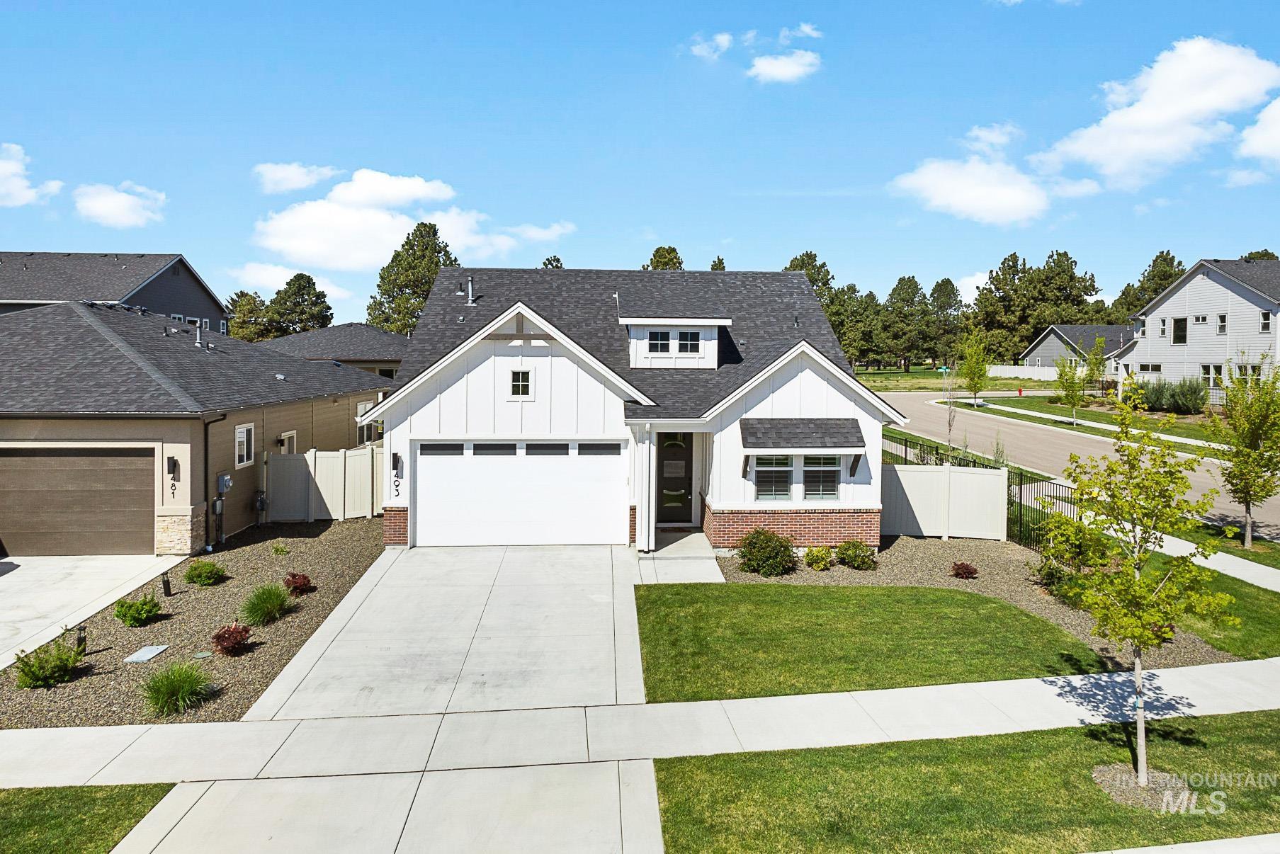 493 N Plainfield Ave