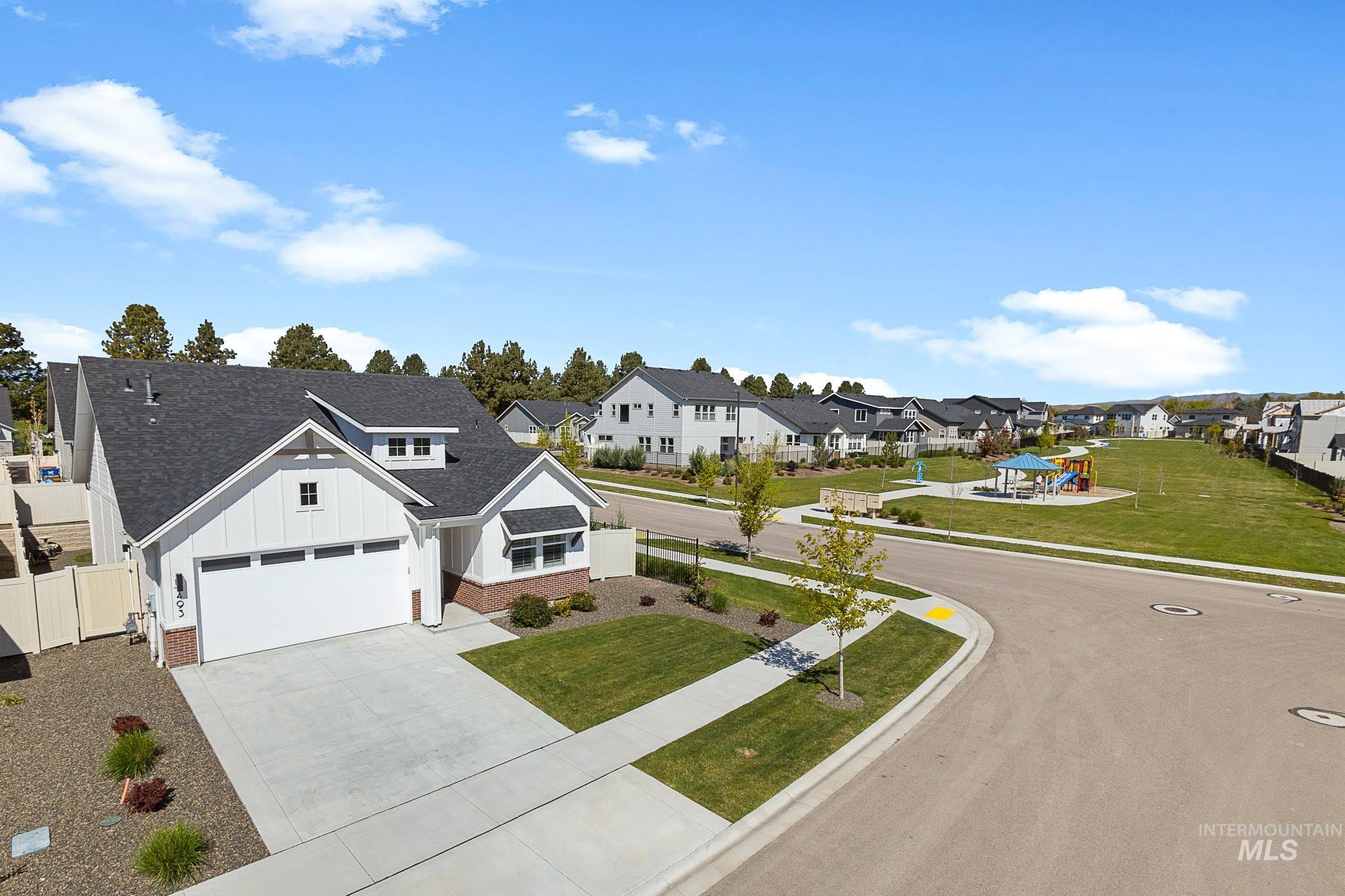 493 N Plainfield Ave