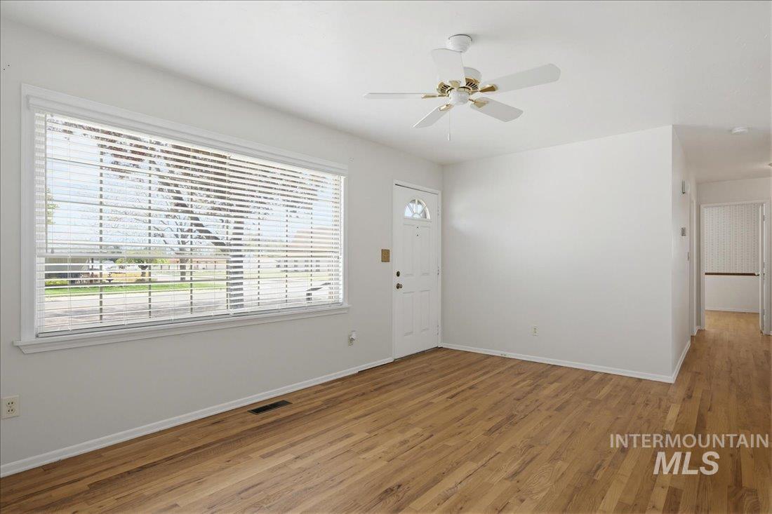 1205 N 6th E