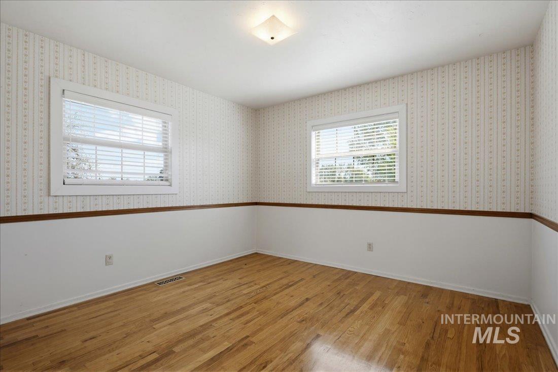 1205 N 6th E
