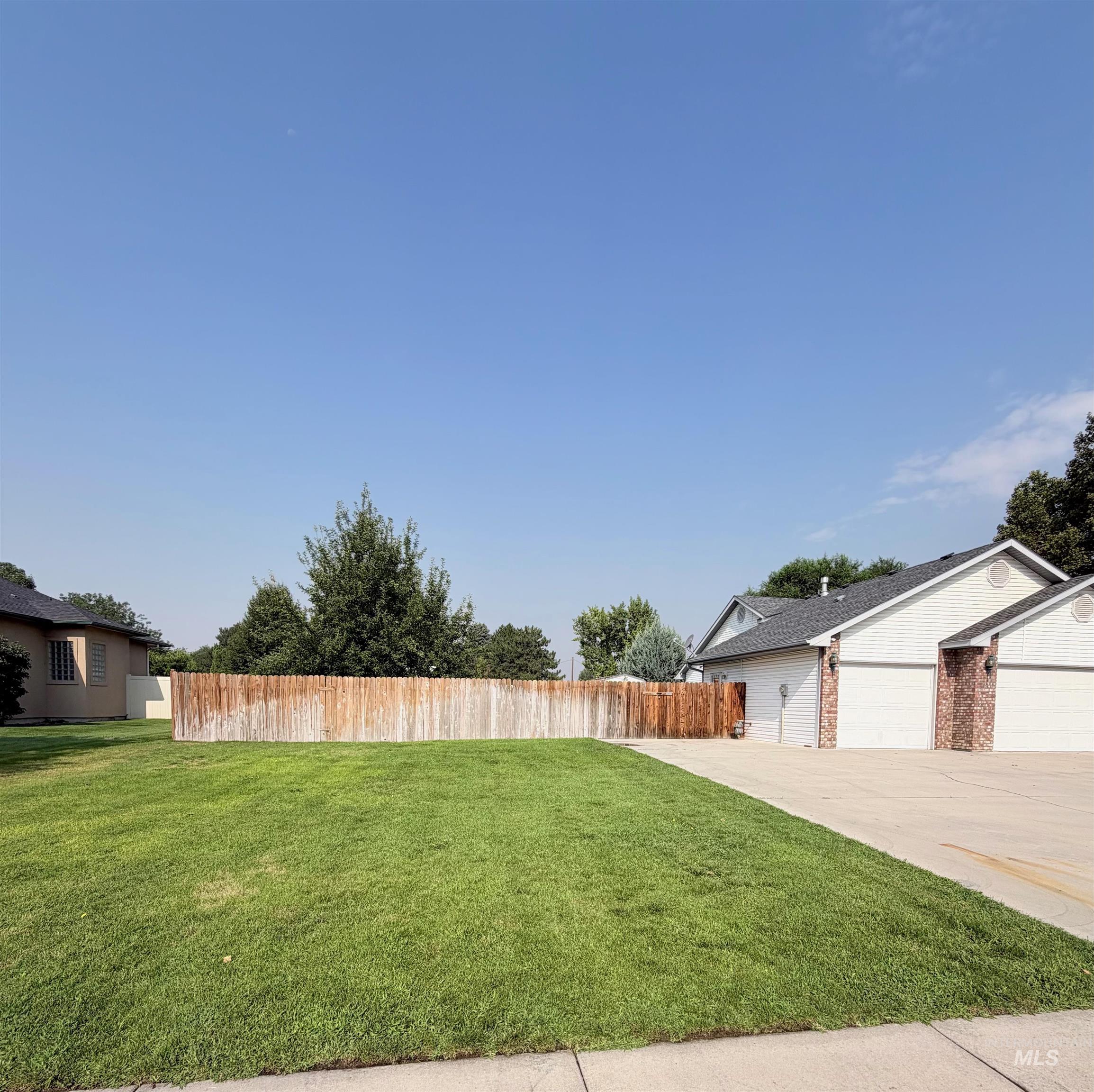 2501 S Meyer St
