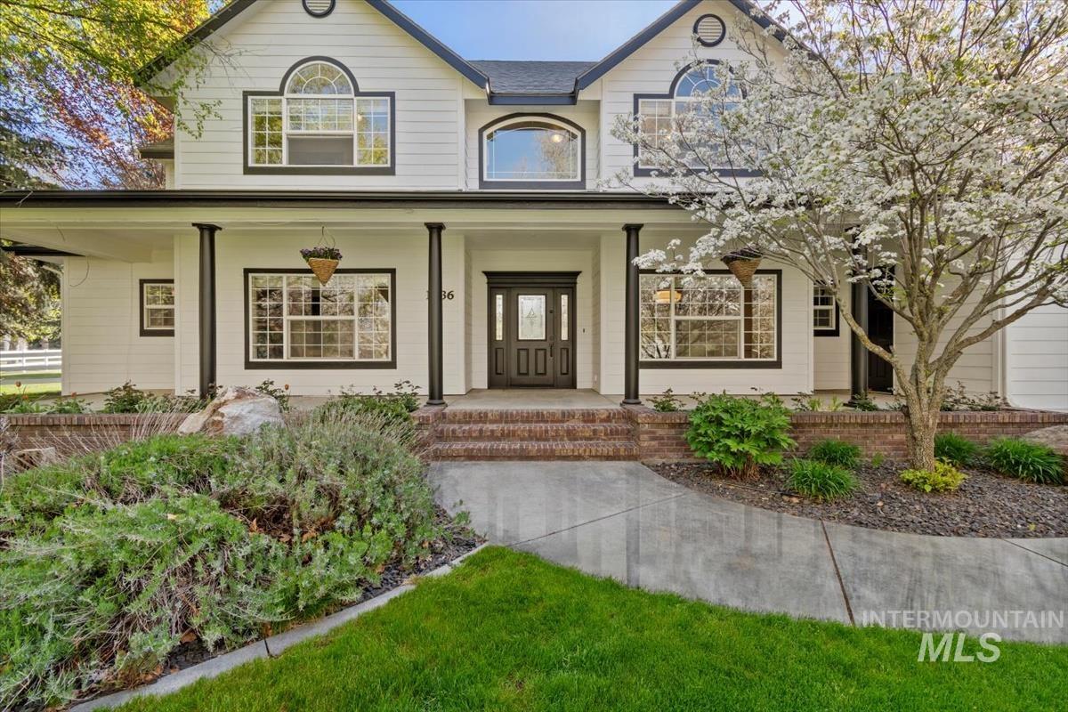 1436 N Chaucer