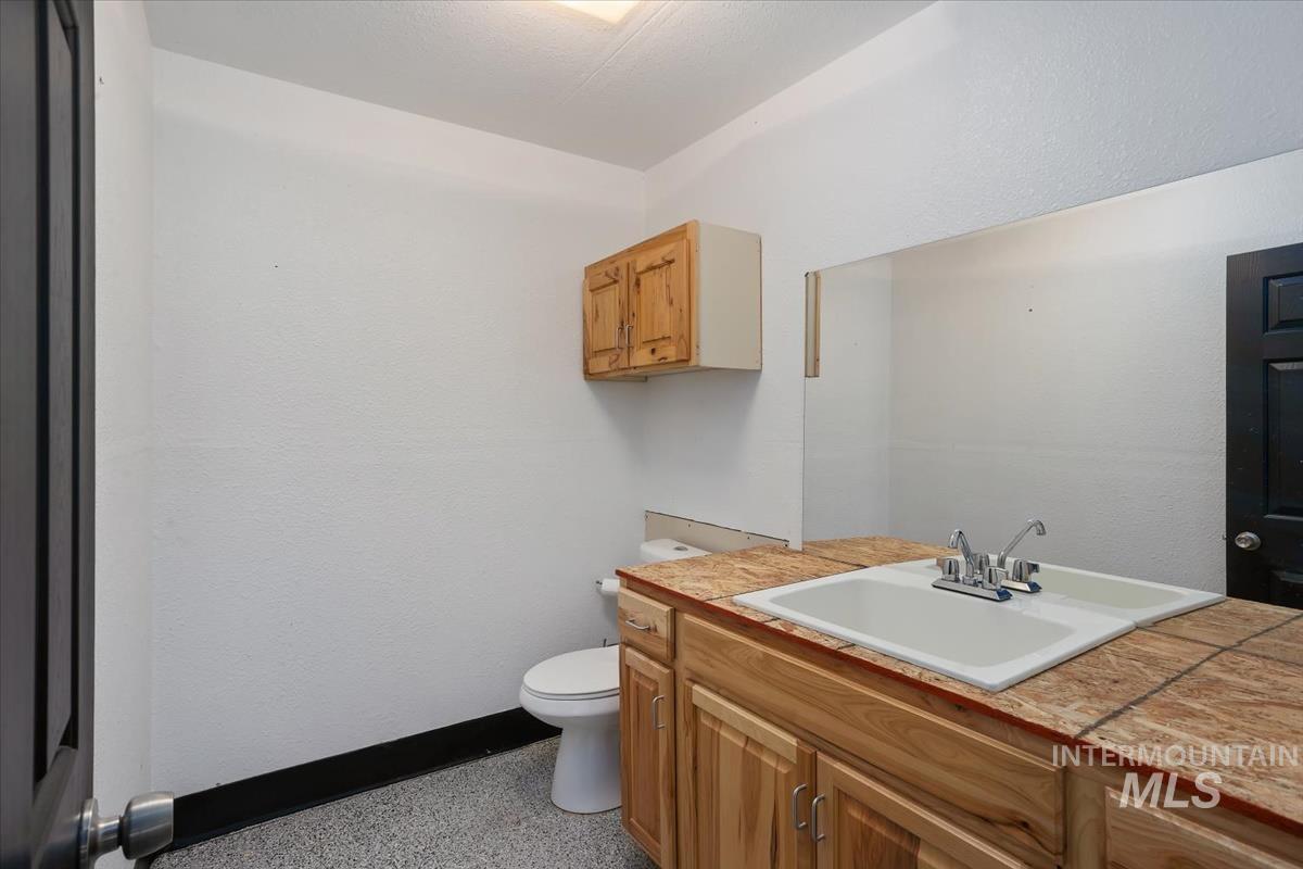 1436 N Chaucer