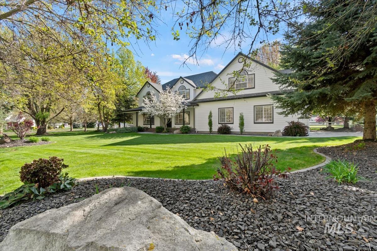 1436 N Chaucer