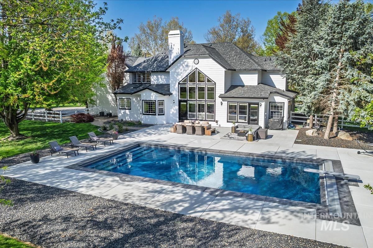 1436 N Chaucer