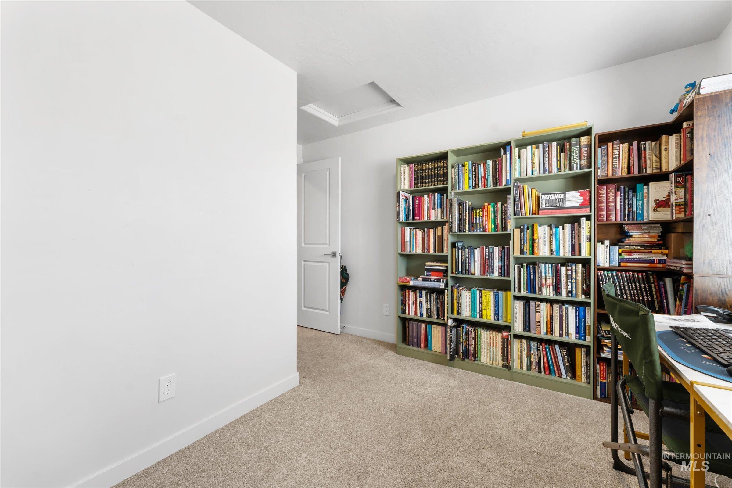 6819 S Maverick Way