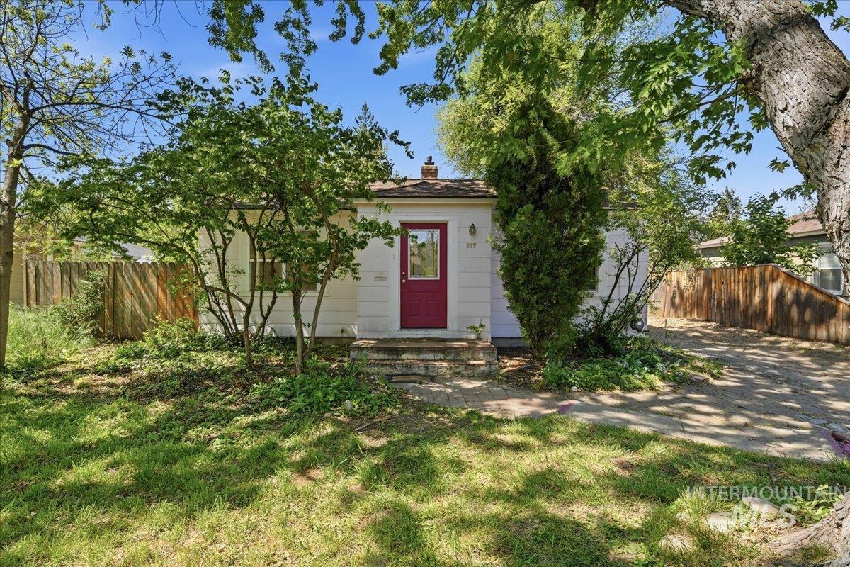 317 N Hillview Drive