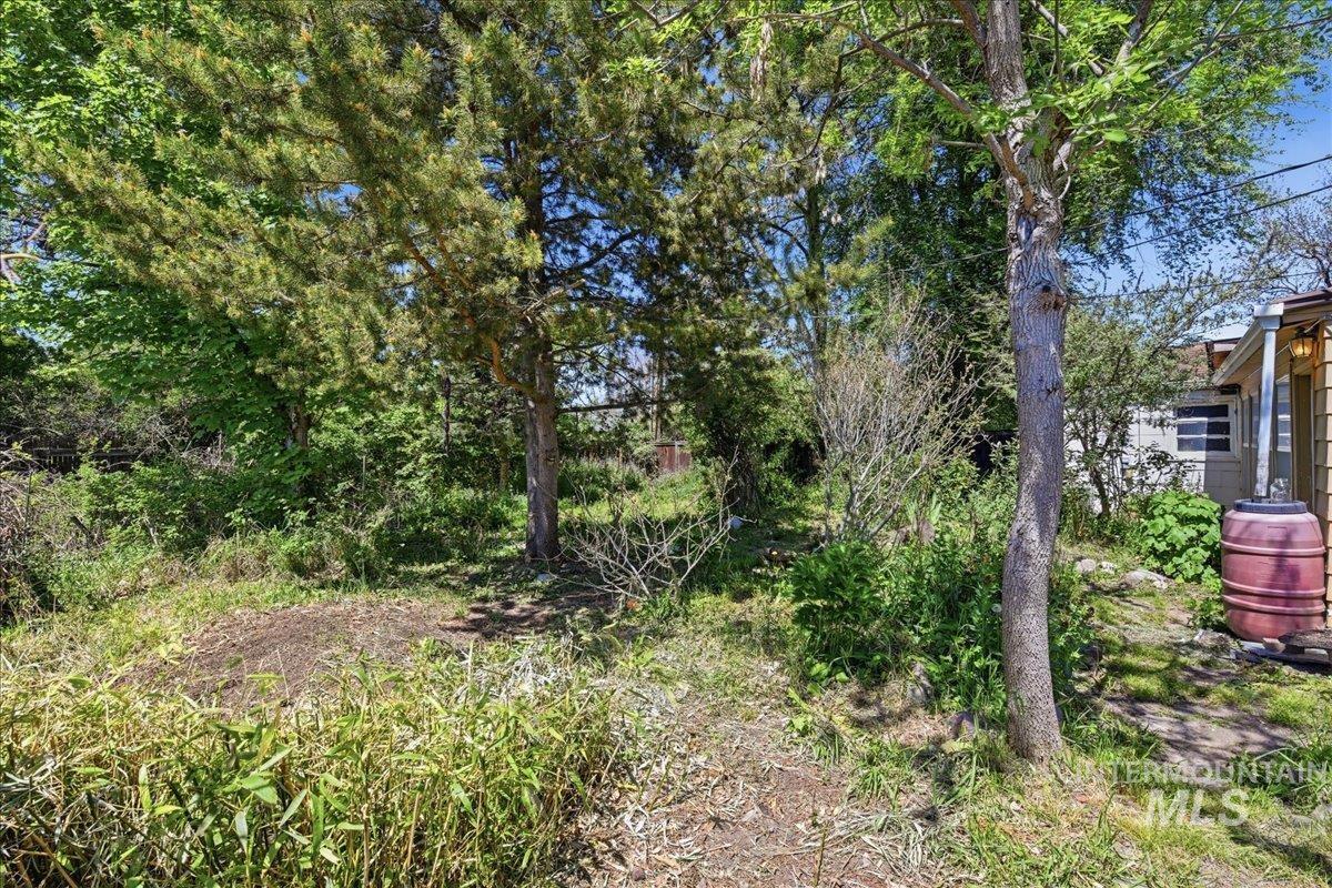 317 N Hillview Drive