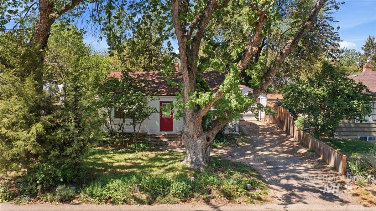 317 N Hillview Drive