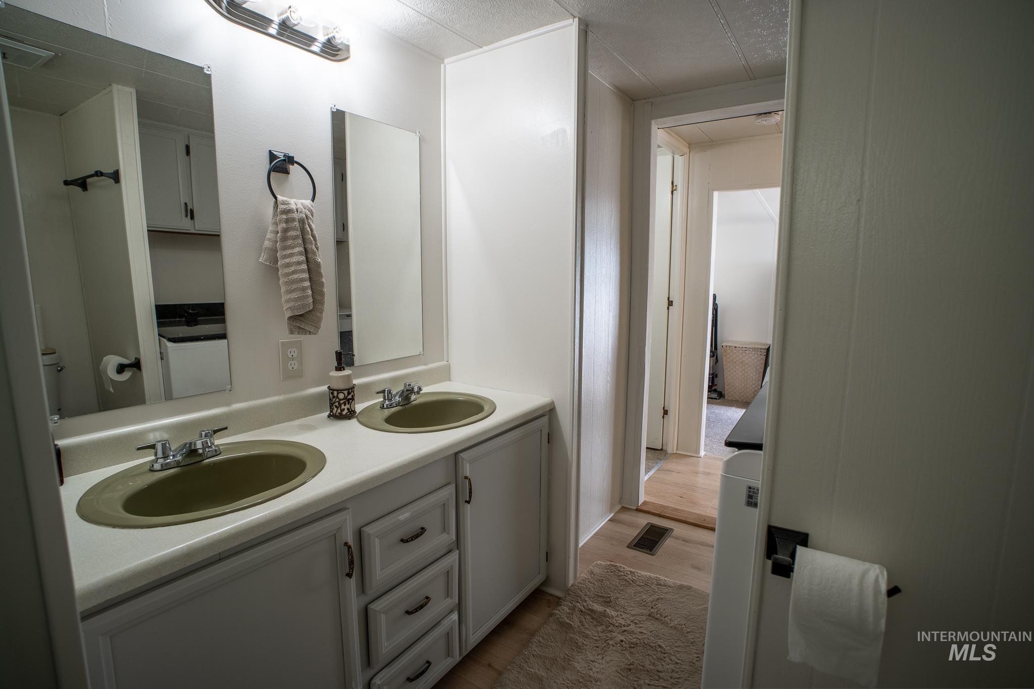3037 N Kimball St Unit: 34