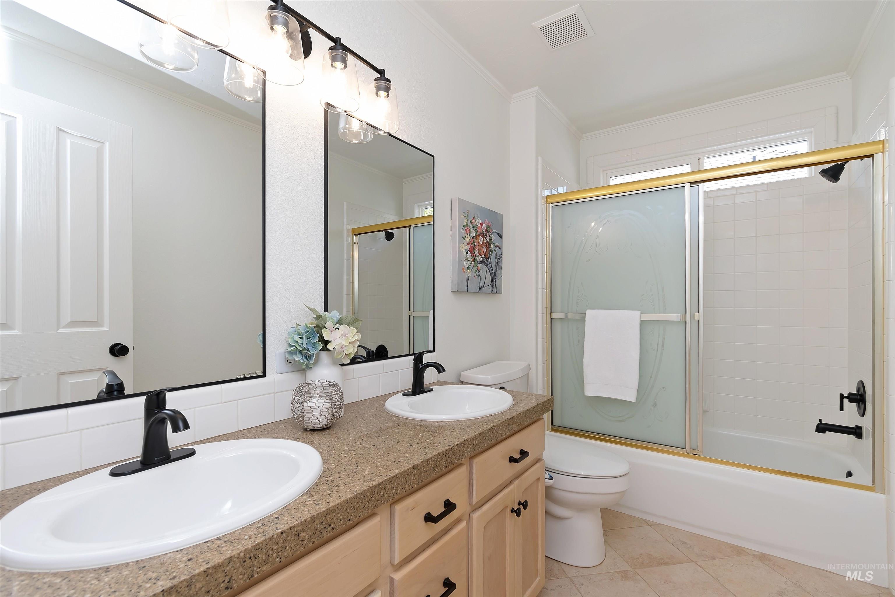 2188 E Skokie Dr