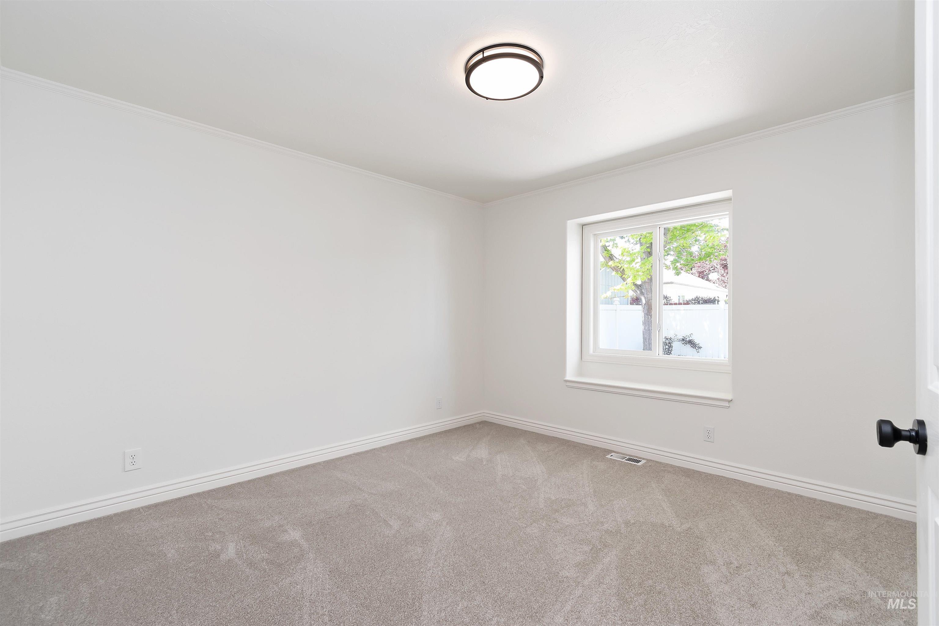 2188 E Skokie Dr