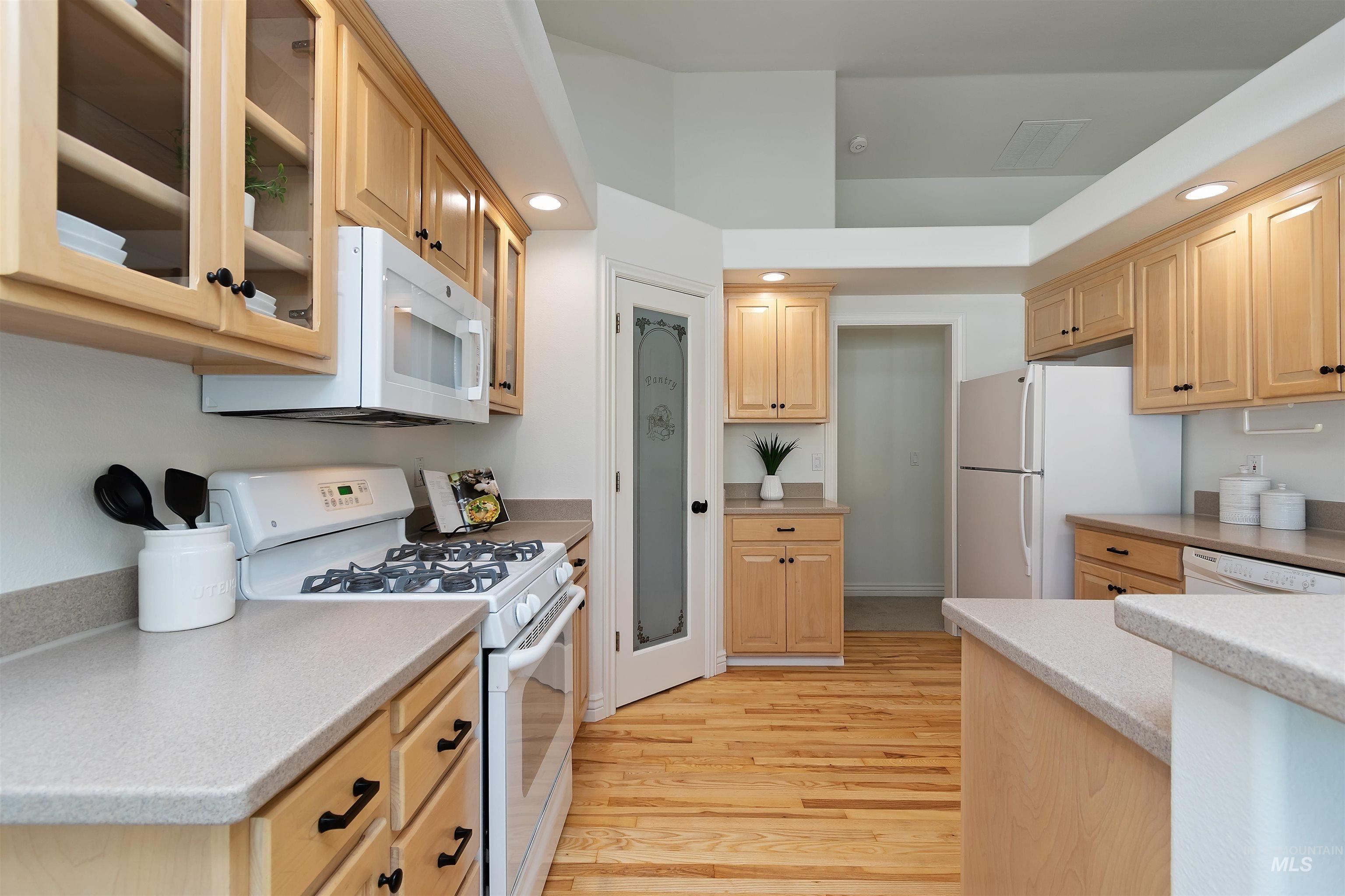 2188 E Skokie Dr